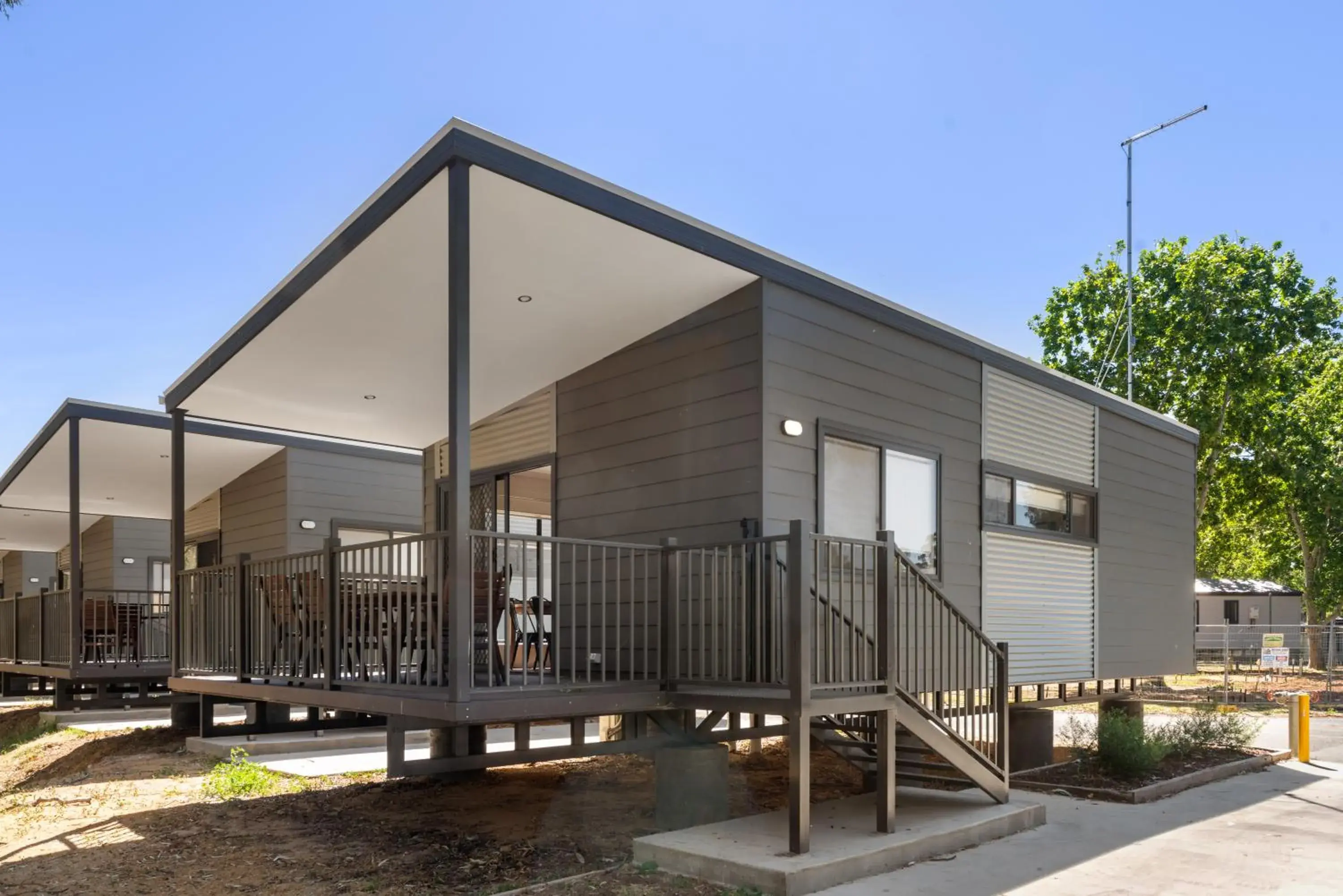 Deluxe 2 Bedroom Riverview Cabin - Sleeps 6 in Discovery Parks - Maidens Inn Moama Deluxe 2 Bedroom Riverview Cabin - Sleeps 6 in Discovery Parks - Maidens Inn Moama