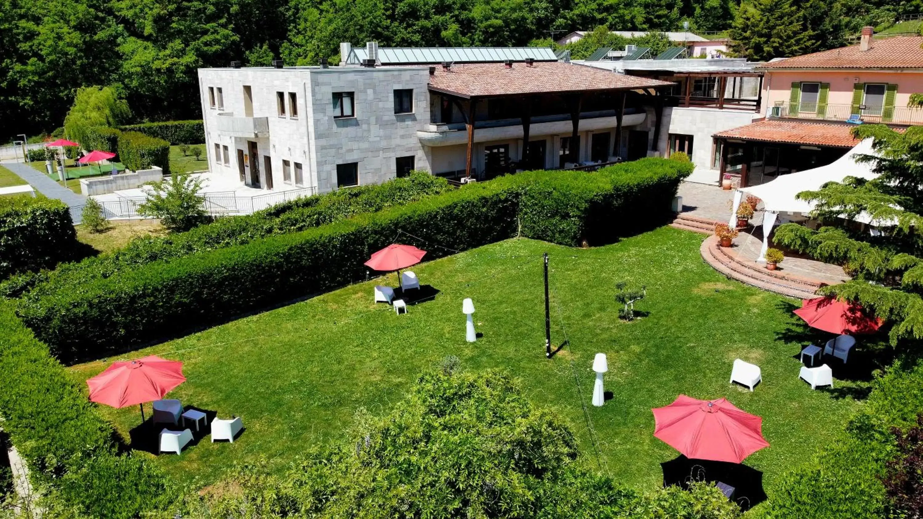 Garden, Property Building in Sotto Il Cielo Hotel