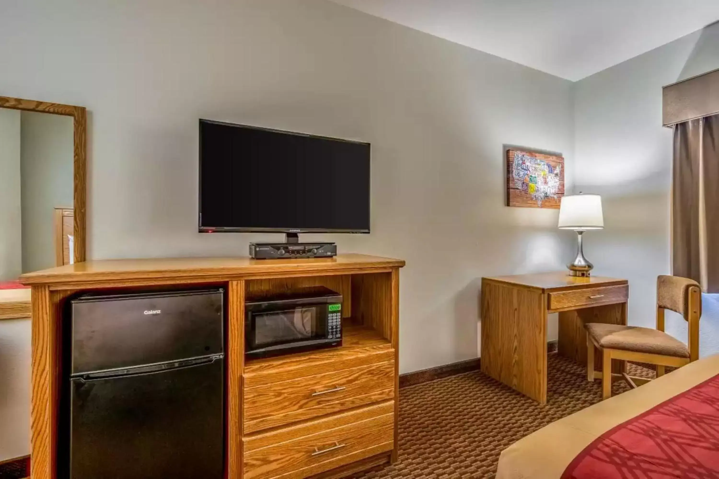 TV and multimedia, TV/Entertainment Center in Wingate by Wyndham New Castle - Glenwood Springs