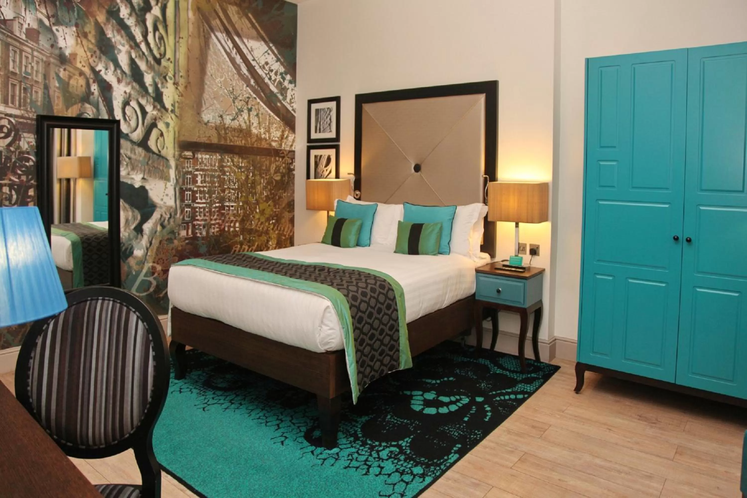 Photo of the whole room, Bed in Hotel Indigo London - Kensington by IHG