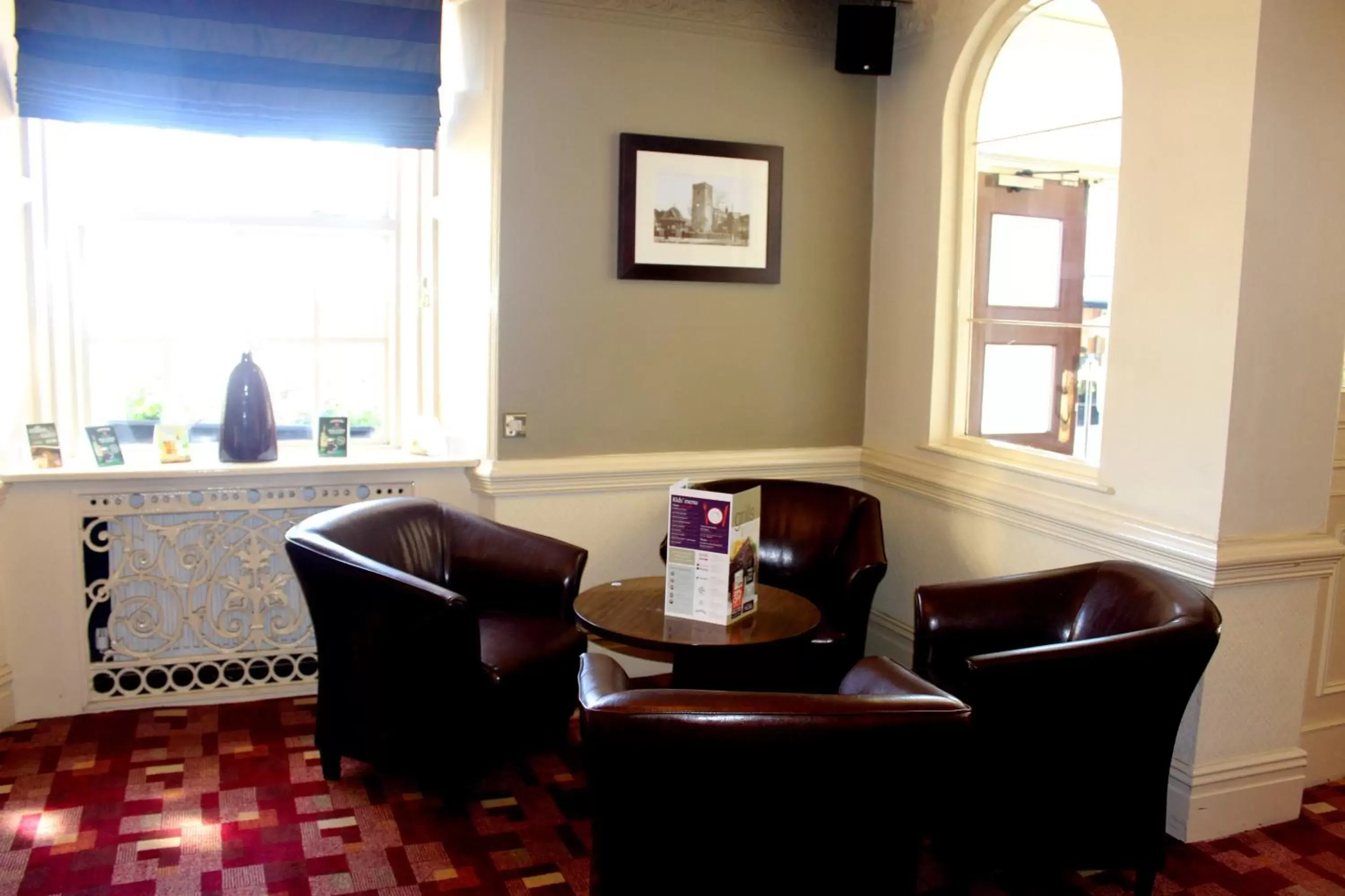 Restaurant/places to eat, Seating Area in Thomas Arms Hotel