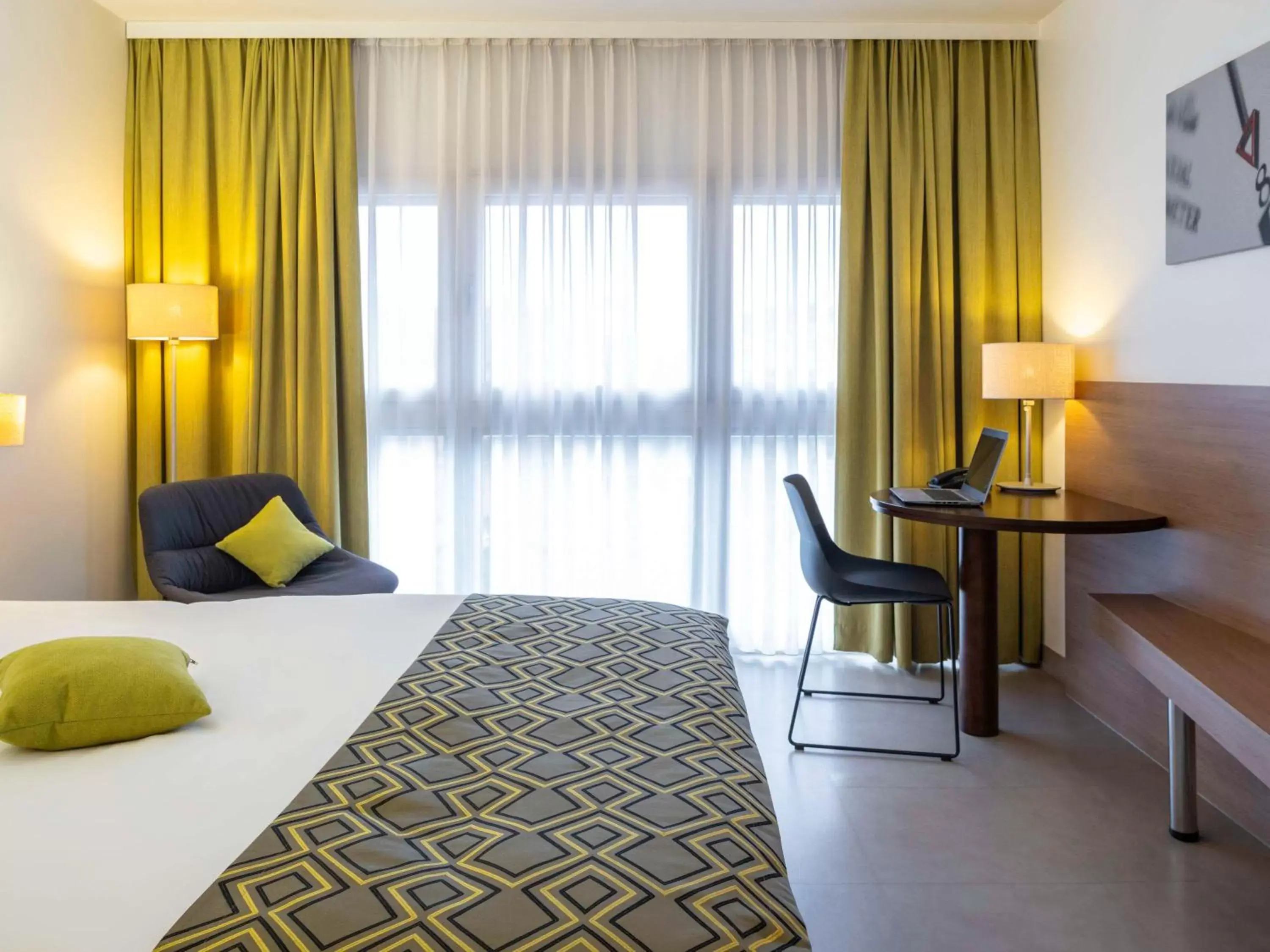 Bedroom, Bed in Hotel Mercure Graz City