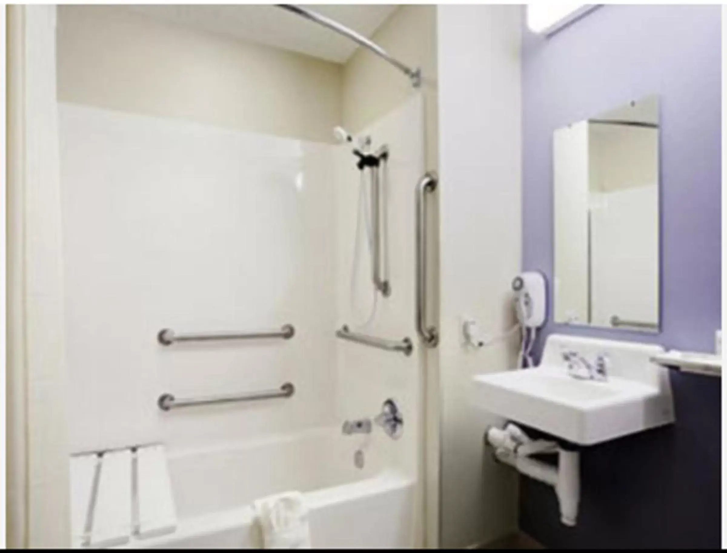 Shower, Bathroom in Microtel Inn & Suites by Wyndham Ozark