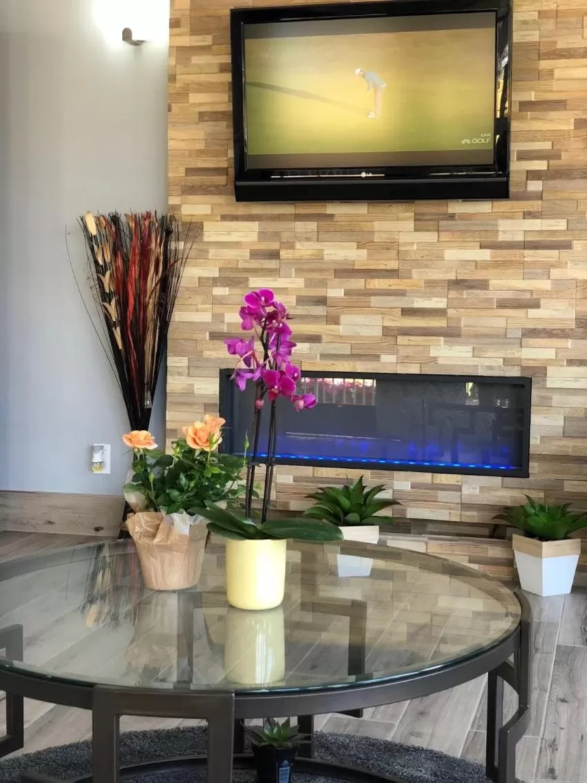 Bathroom in Imperial Inn Oakland