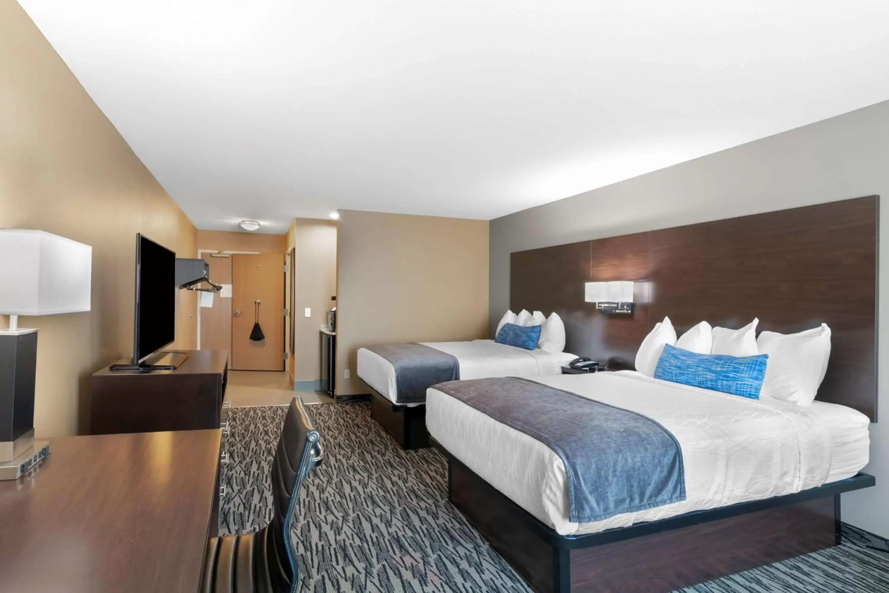 Bedroom, Bed in Best Western Plus Denton Inn & Suites