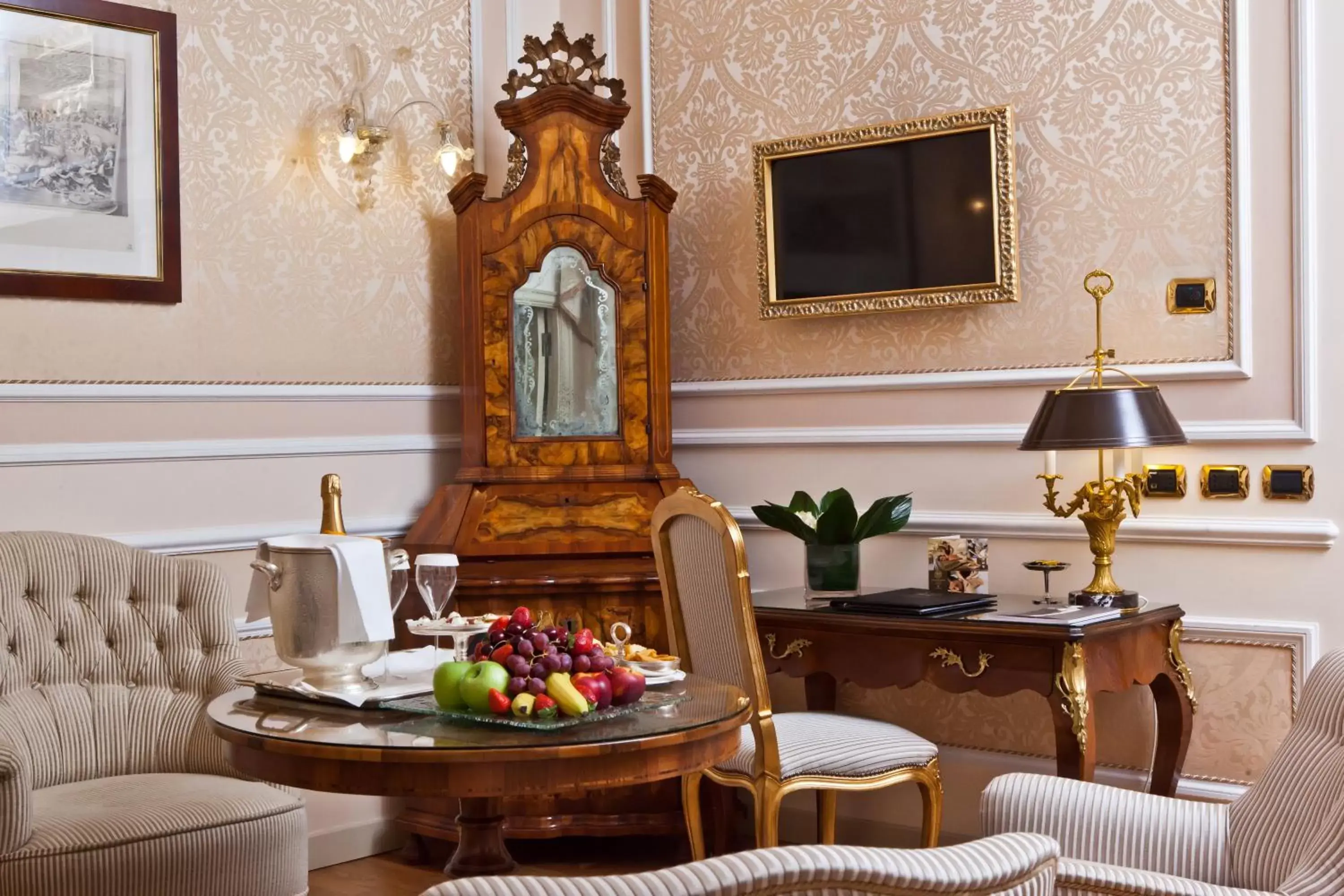 Seating area, Dining Area in Grand Hotel Majestic gia' Baglioni