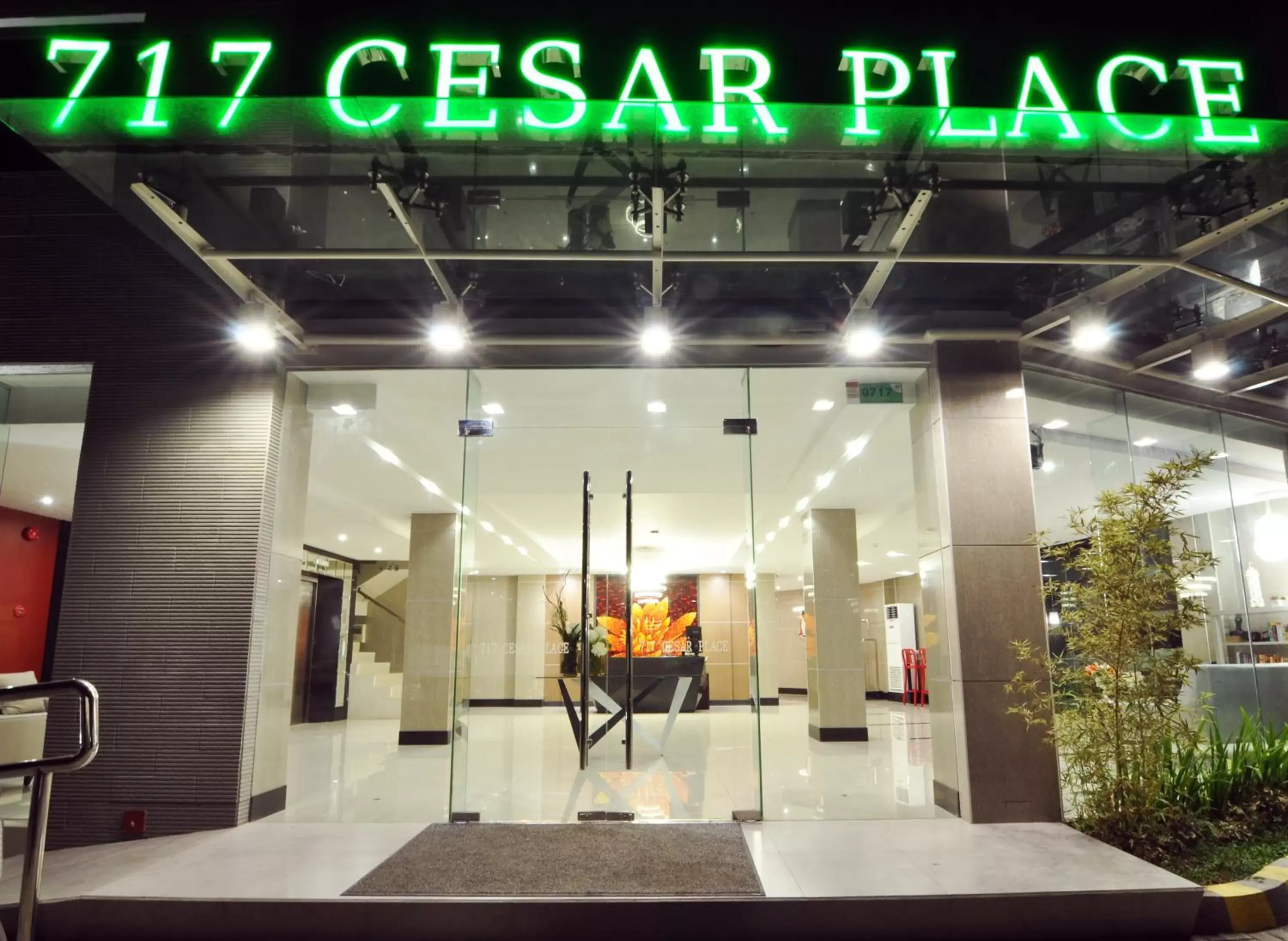 Facade/entrance in 717 Cesar Place Hotel