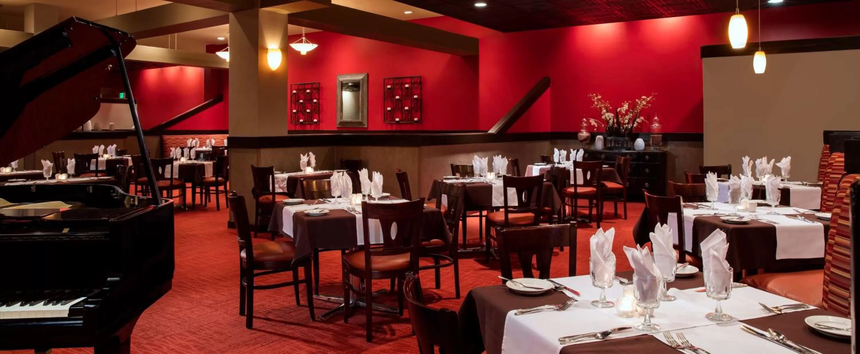 Restaurant/places to eat in DoubleTree by Hilton Hotel Miami Airport & Convention Center