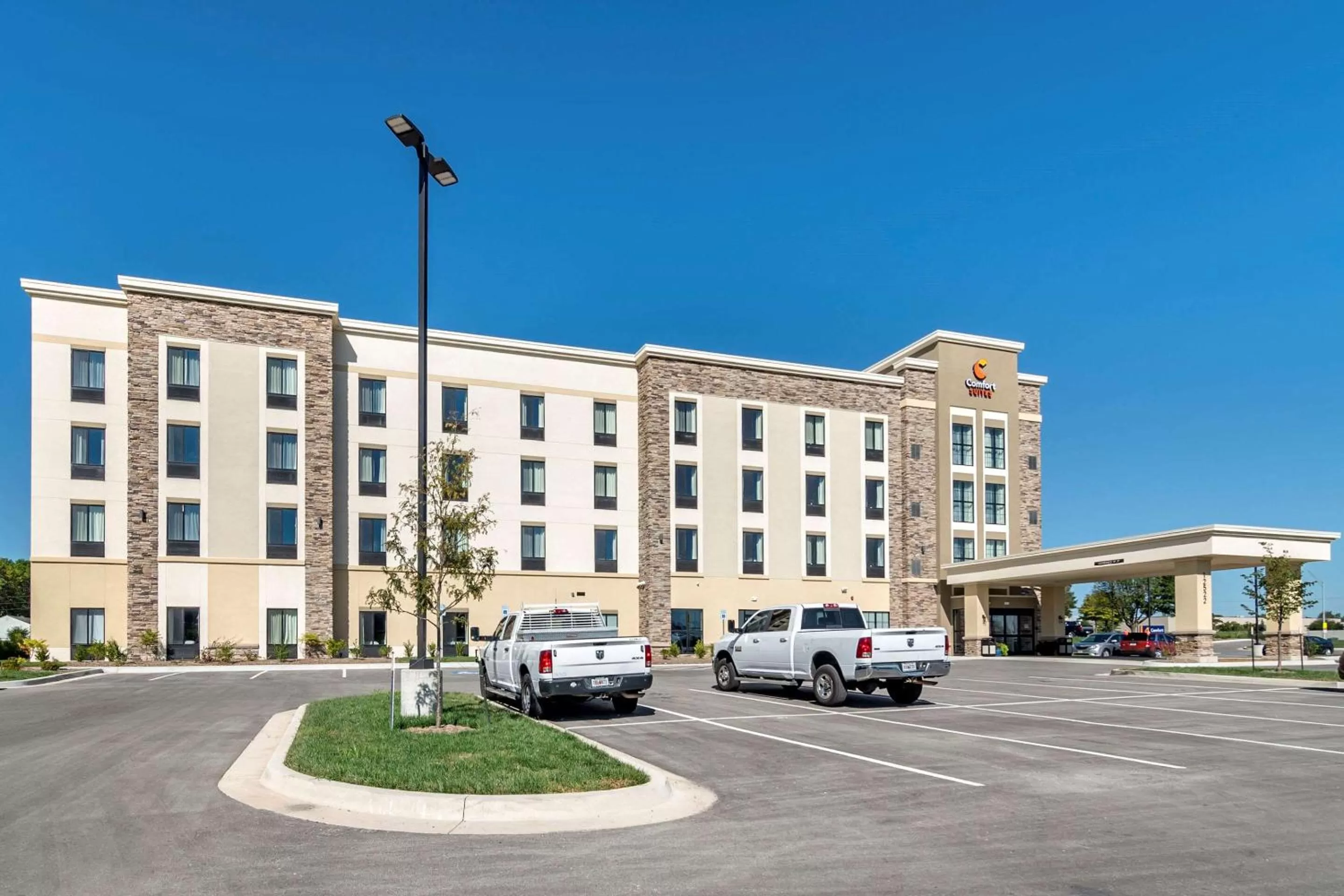 Property building in Comfort Suites Grandview - Kansas City