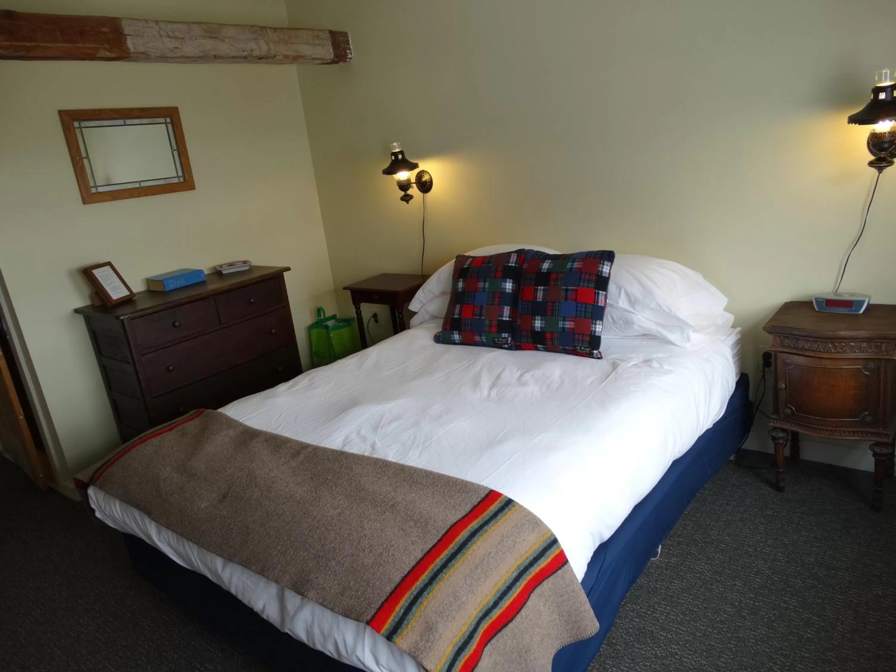 Bed in Shoreham Inn Bed & Breakfast