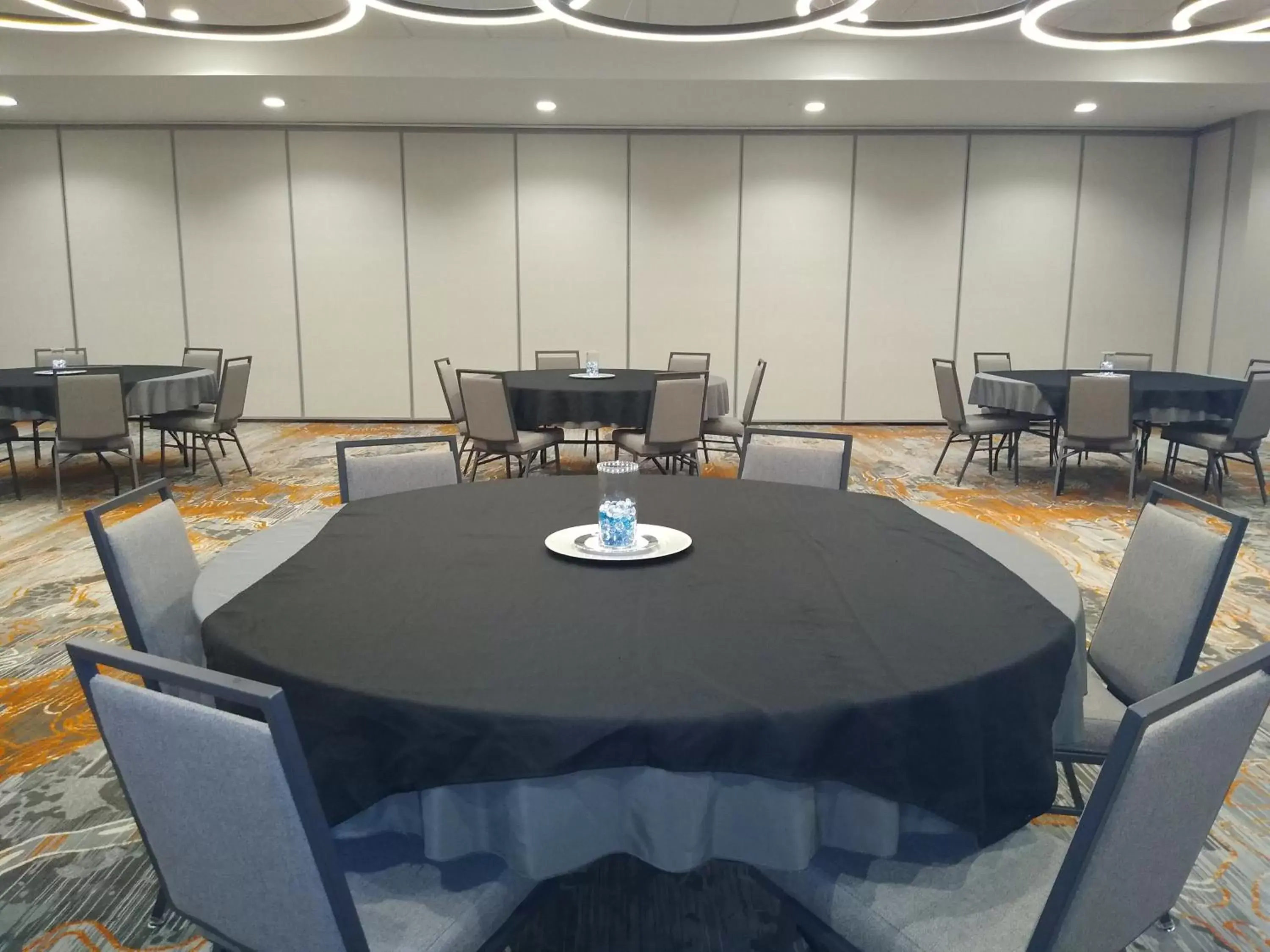 Meeting/conference room in Holiday Inn - Kansas City - Northeast, an IHG Hotel