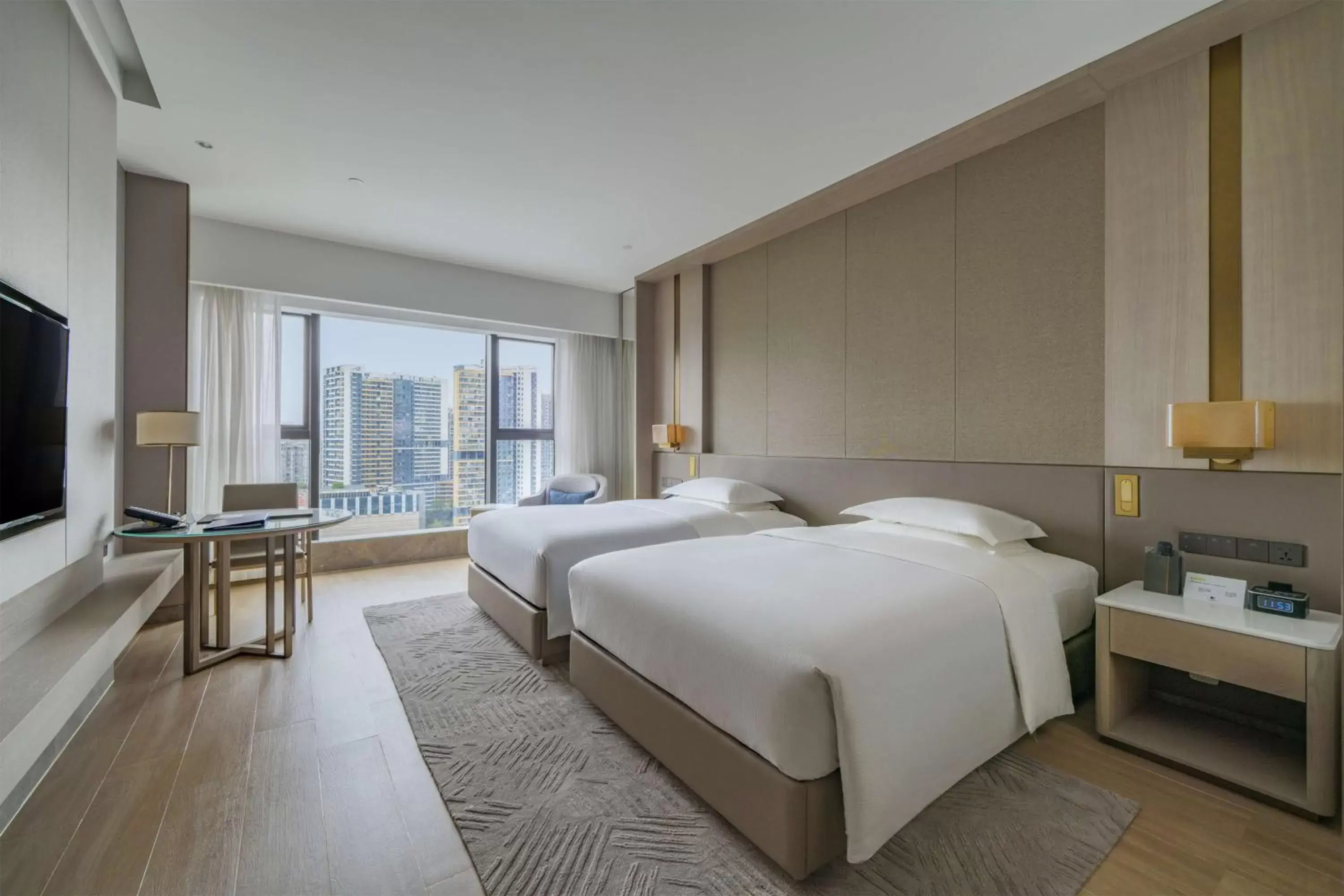 Bedroom, Bed in DoubleTree By Hilton Shenzhen Nanshan Hotel & Residences