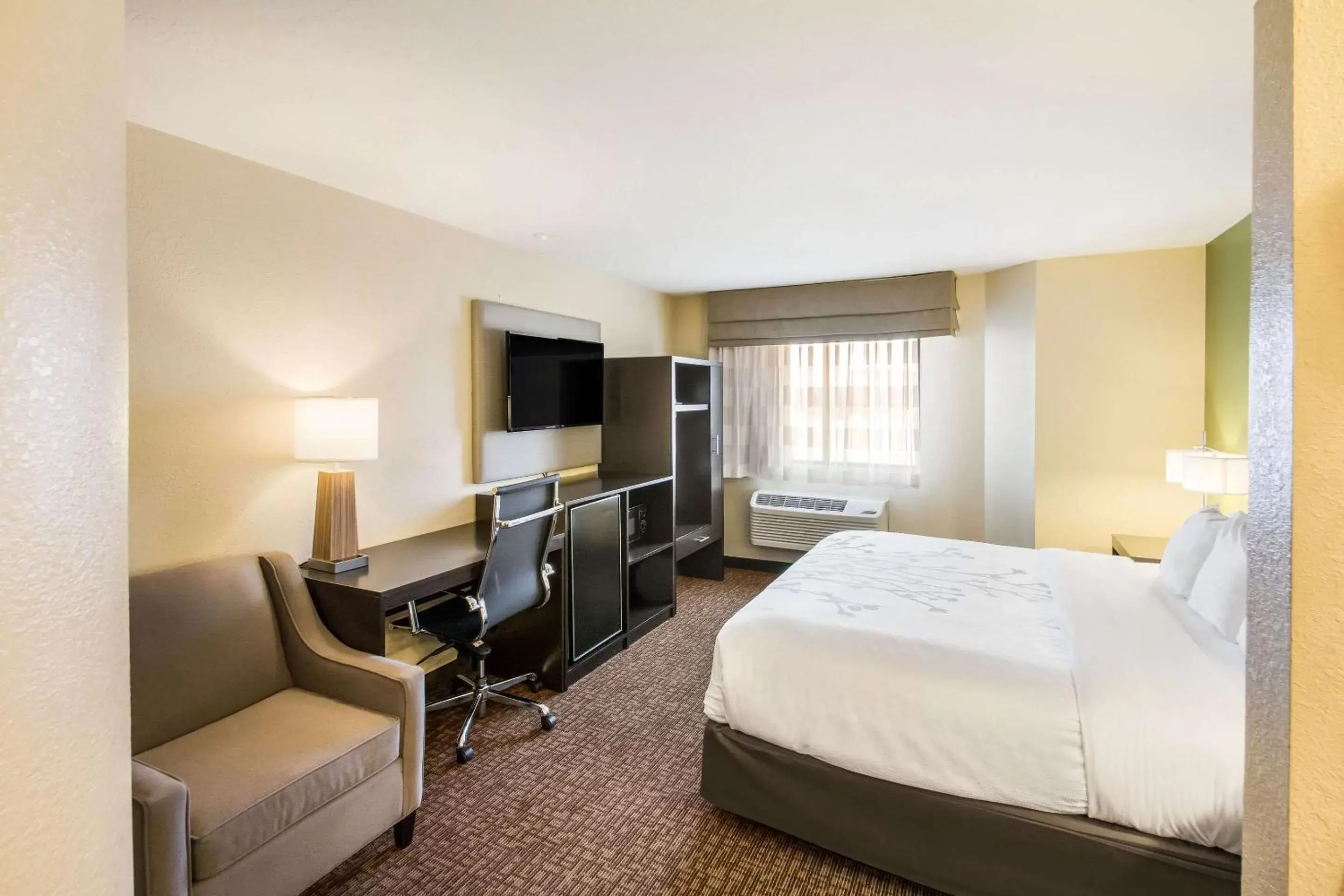 Photo of the whole room in Sleep Inn West Valley City - Salt Lake City South