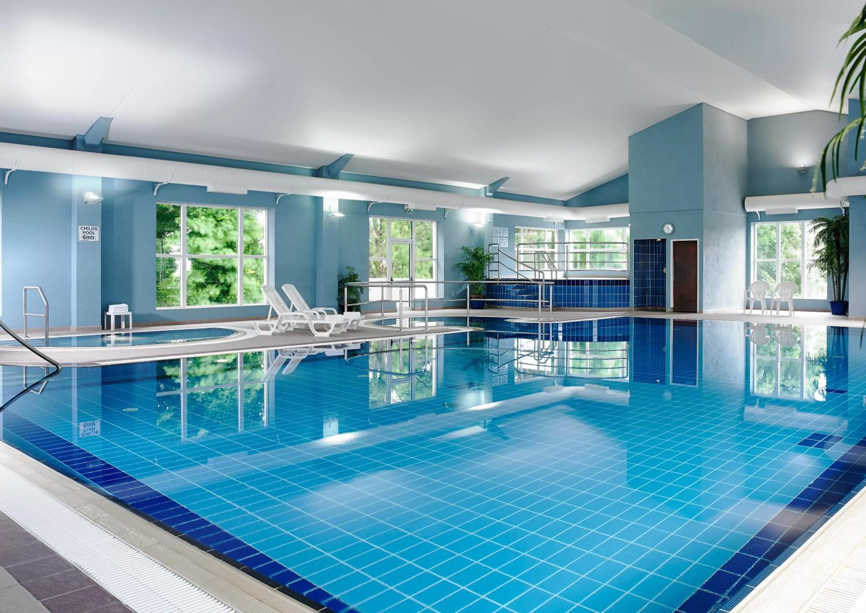 Swimming pool in Hotel Woodstock Ennis