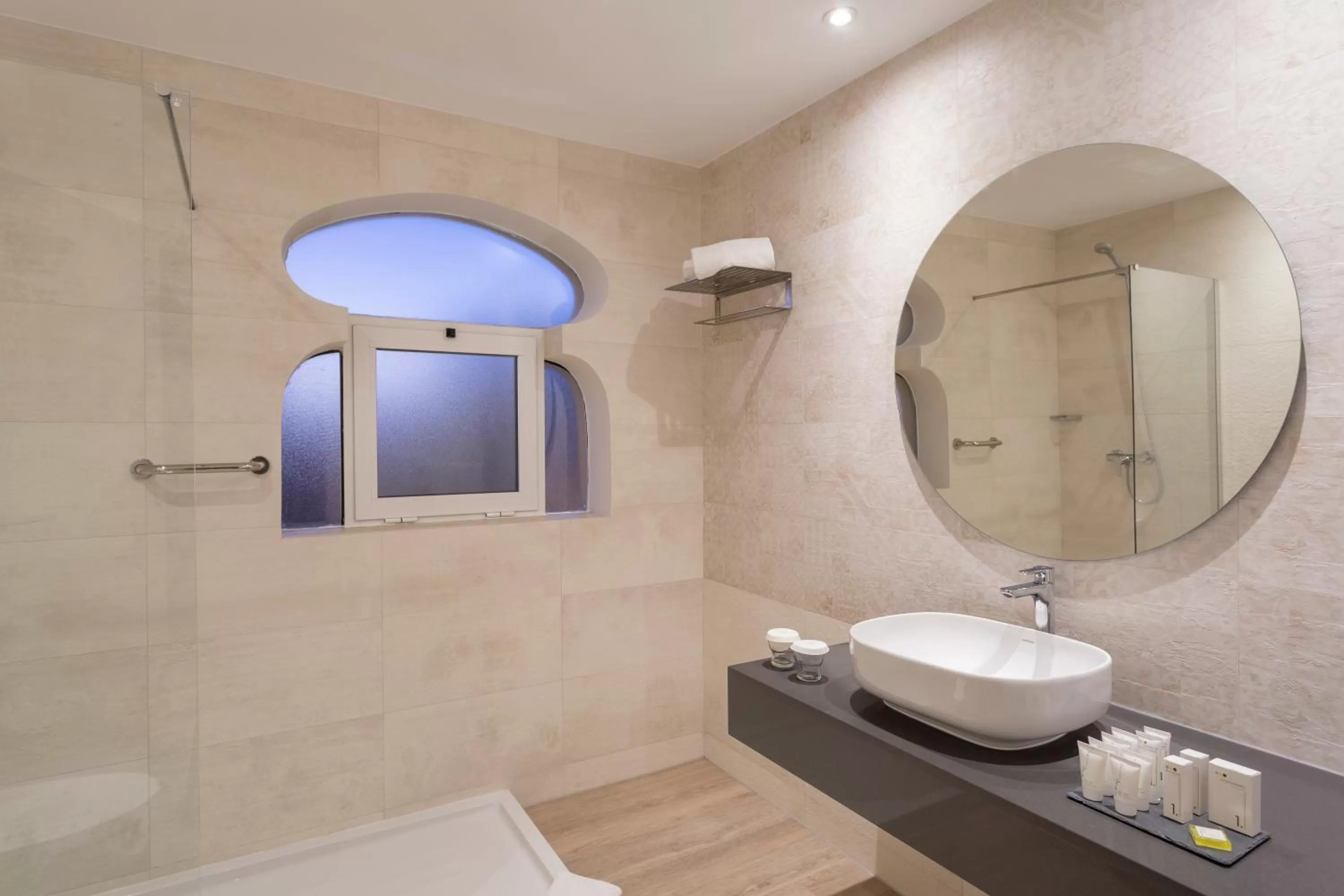 Bathroom in AP Oriental Beach - Adults Friendly