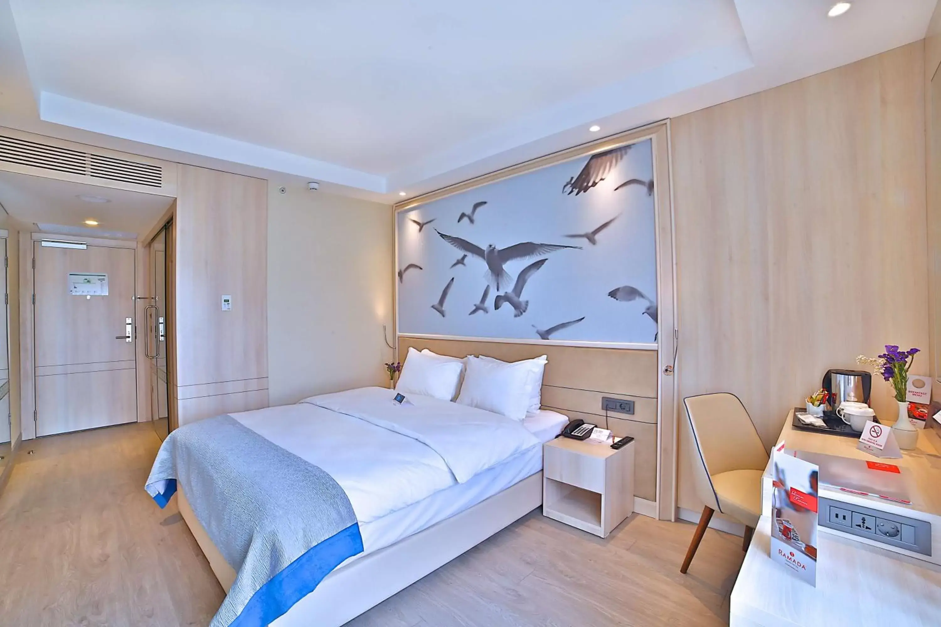 Photo of the whole room, Bed in Ramada by Wyndham Istanbul Old City