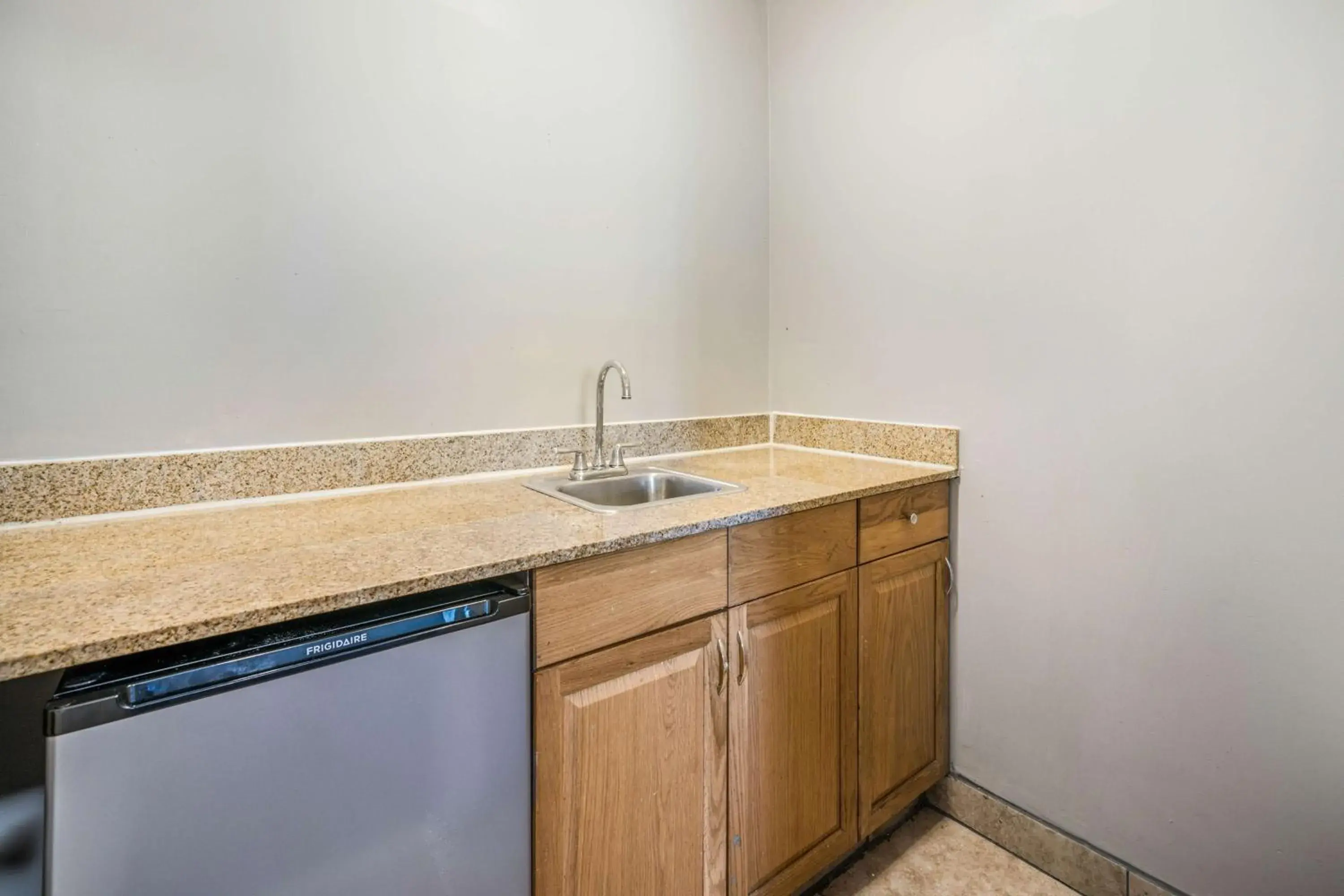 Photo of the whole room in Motel 6-Toms River, NJ Photo of the whole room in Motel 6-Toms River, NJ