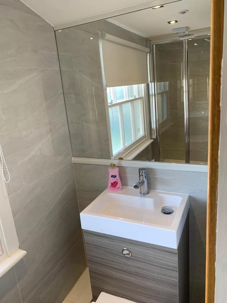 Belvedere Aparthotel - 83 Mount Pleasant