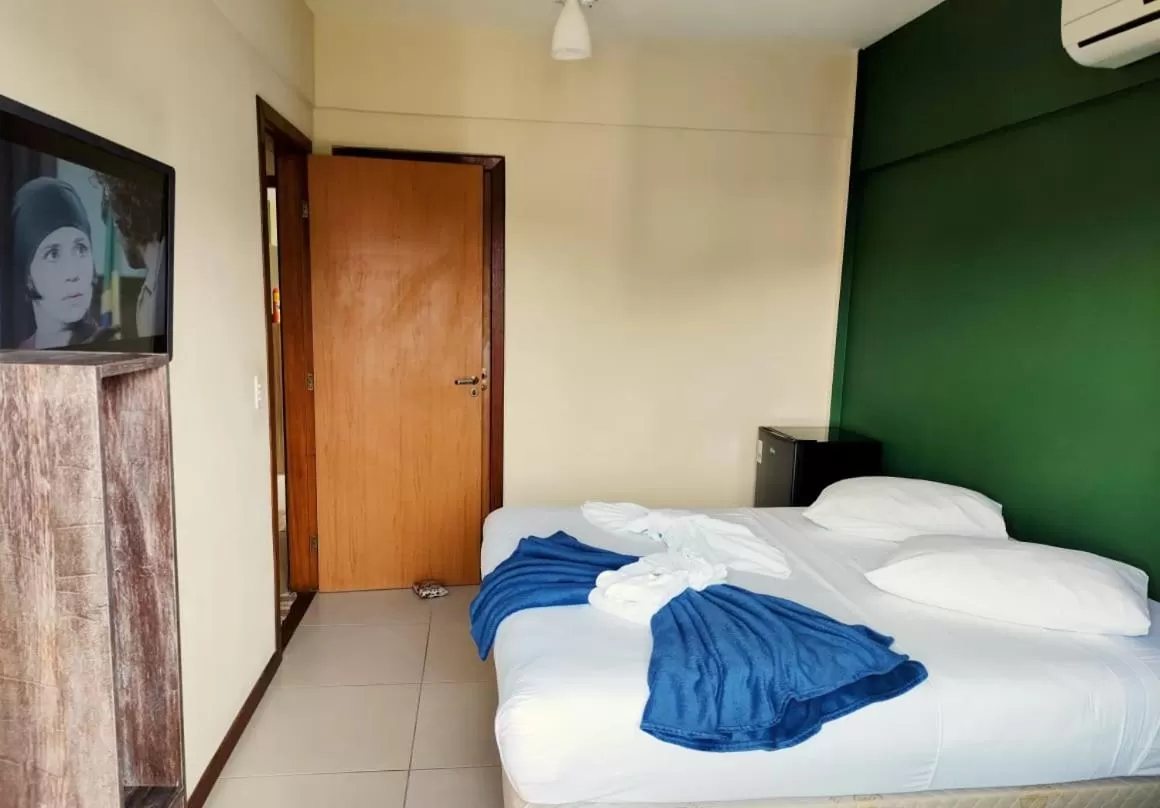 Bedroom, Bed in i9 Quixaba Flat