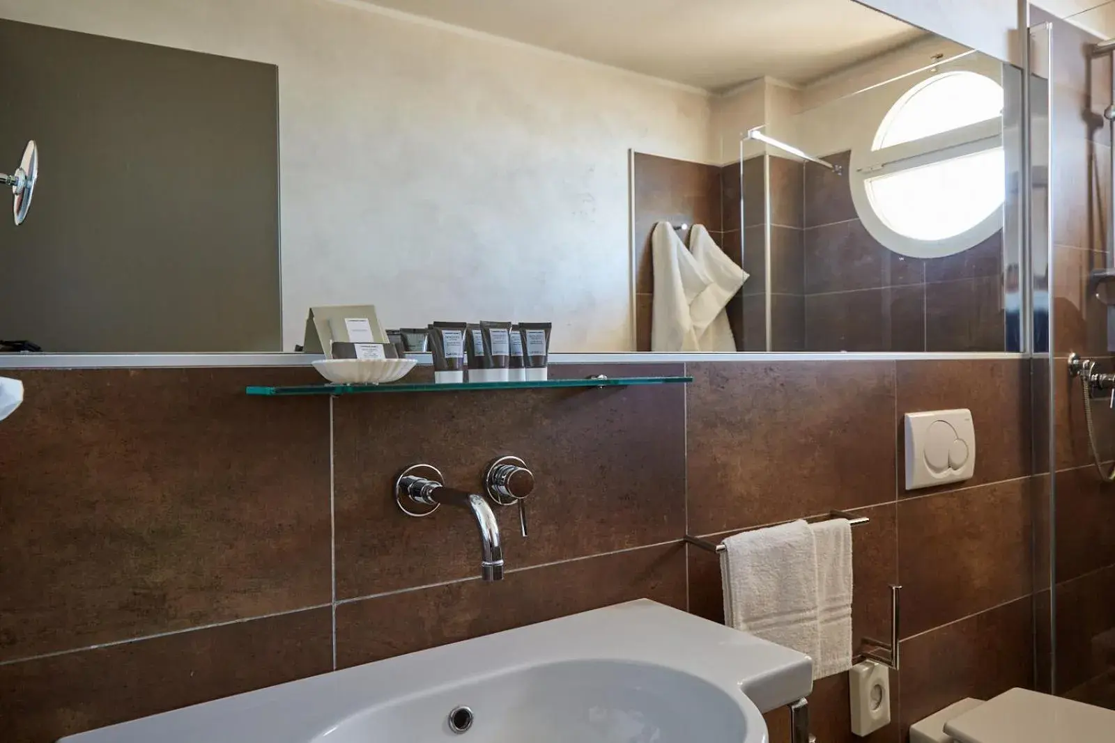 Bathroom in Bellettini Hotel