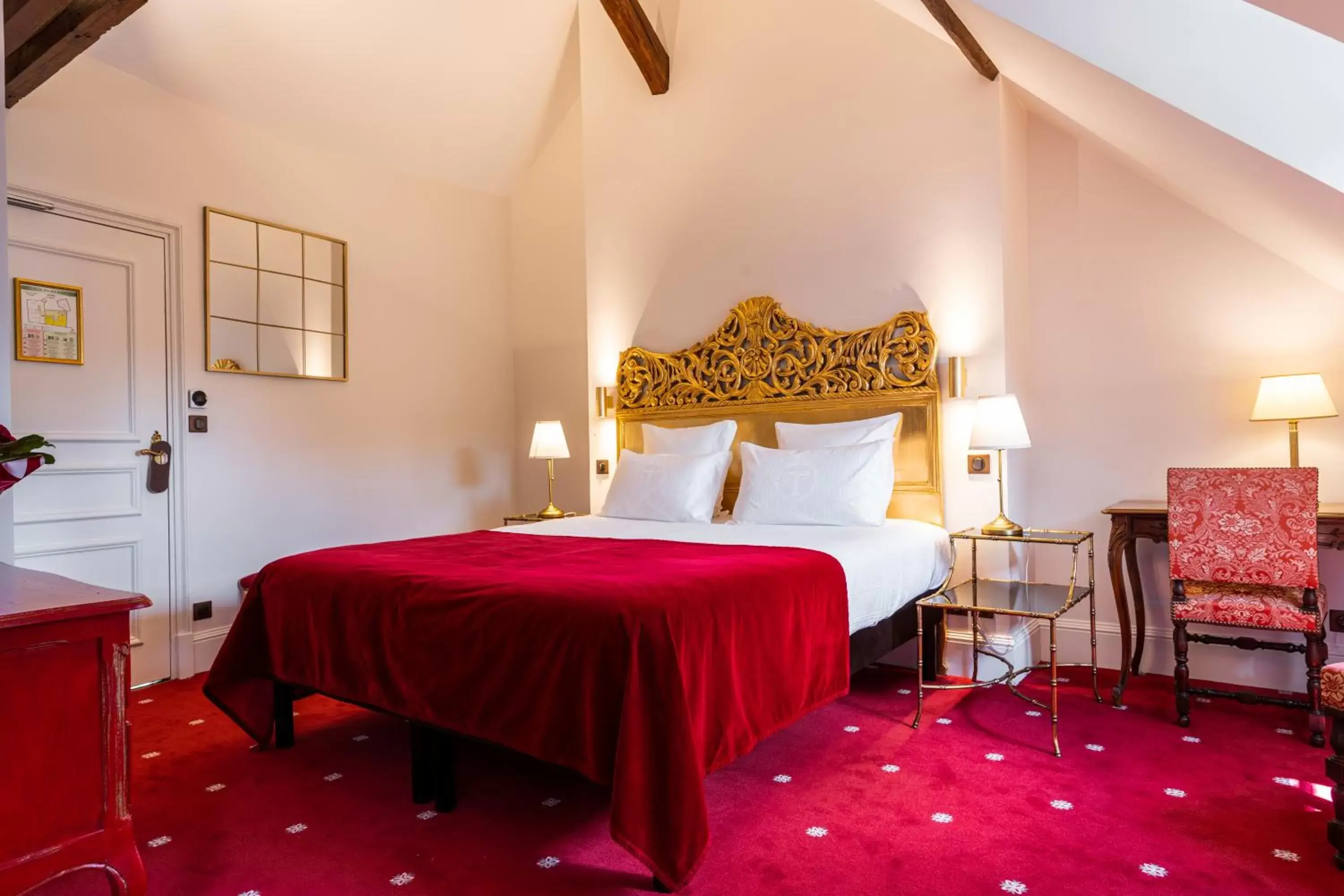 Bed in Le Manoir Saint Thomas