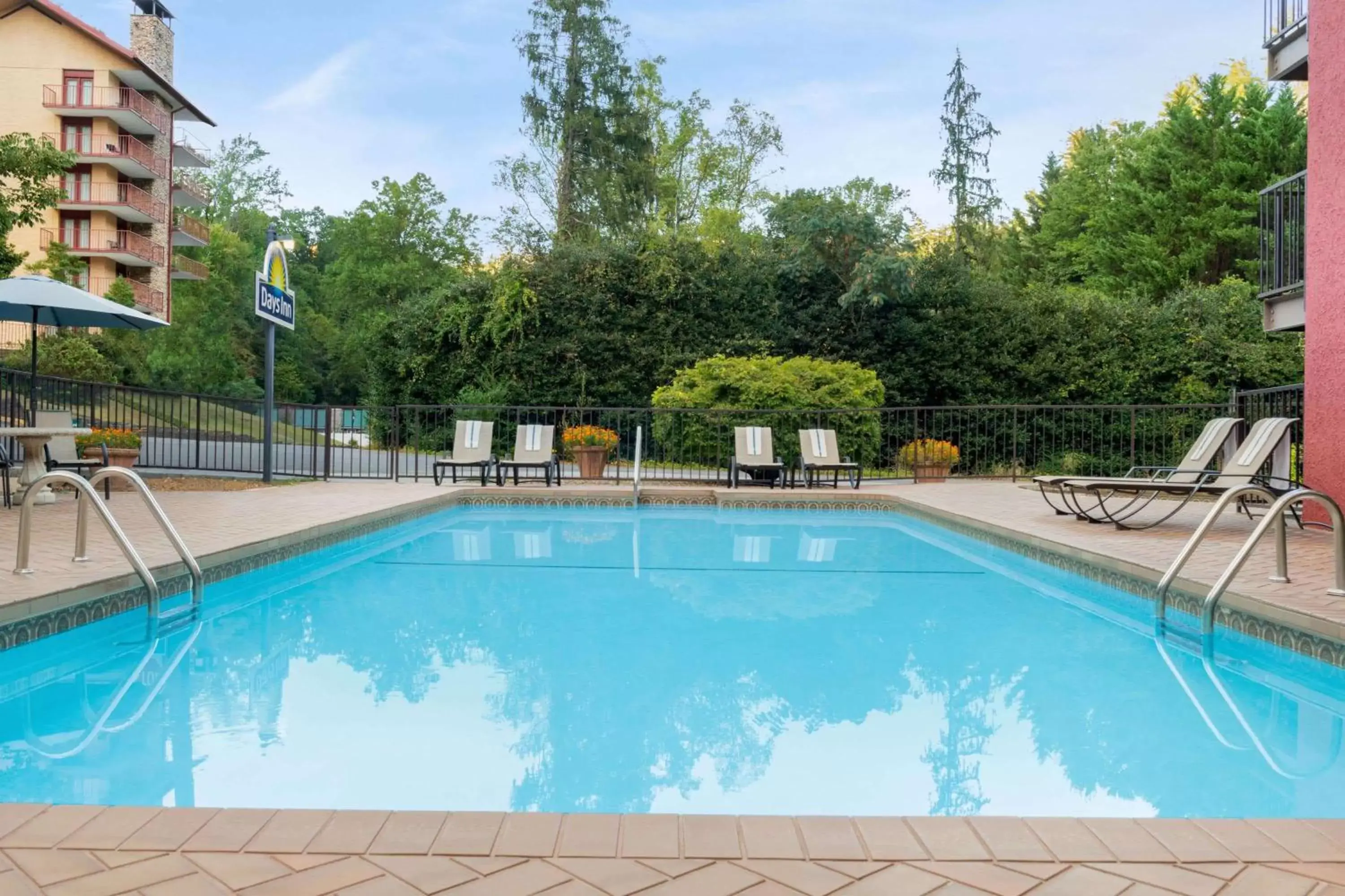 On site, Swimming Pool in Gatlinburg River Inn