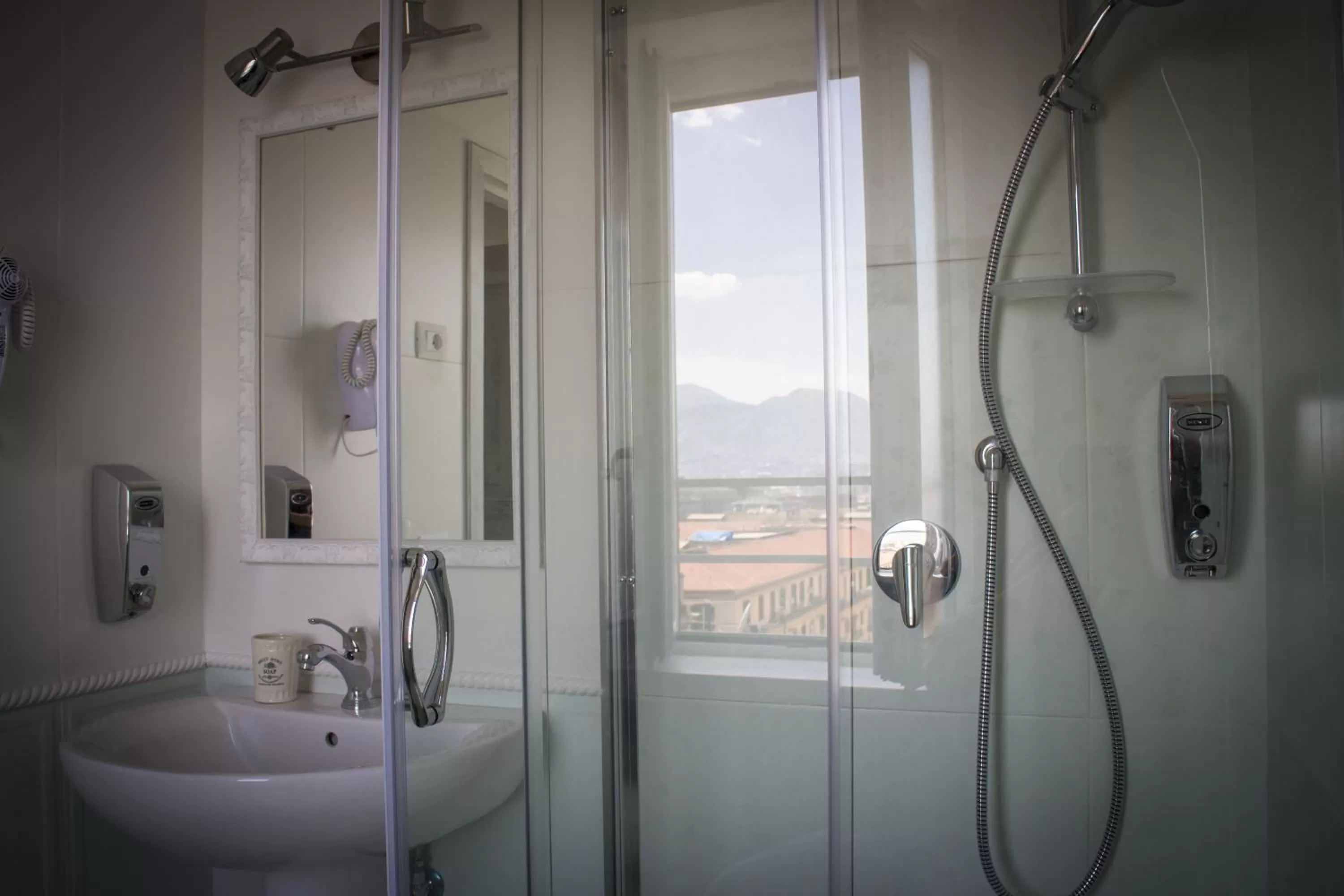 Bathroom in La Peonia