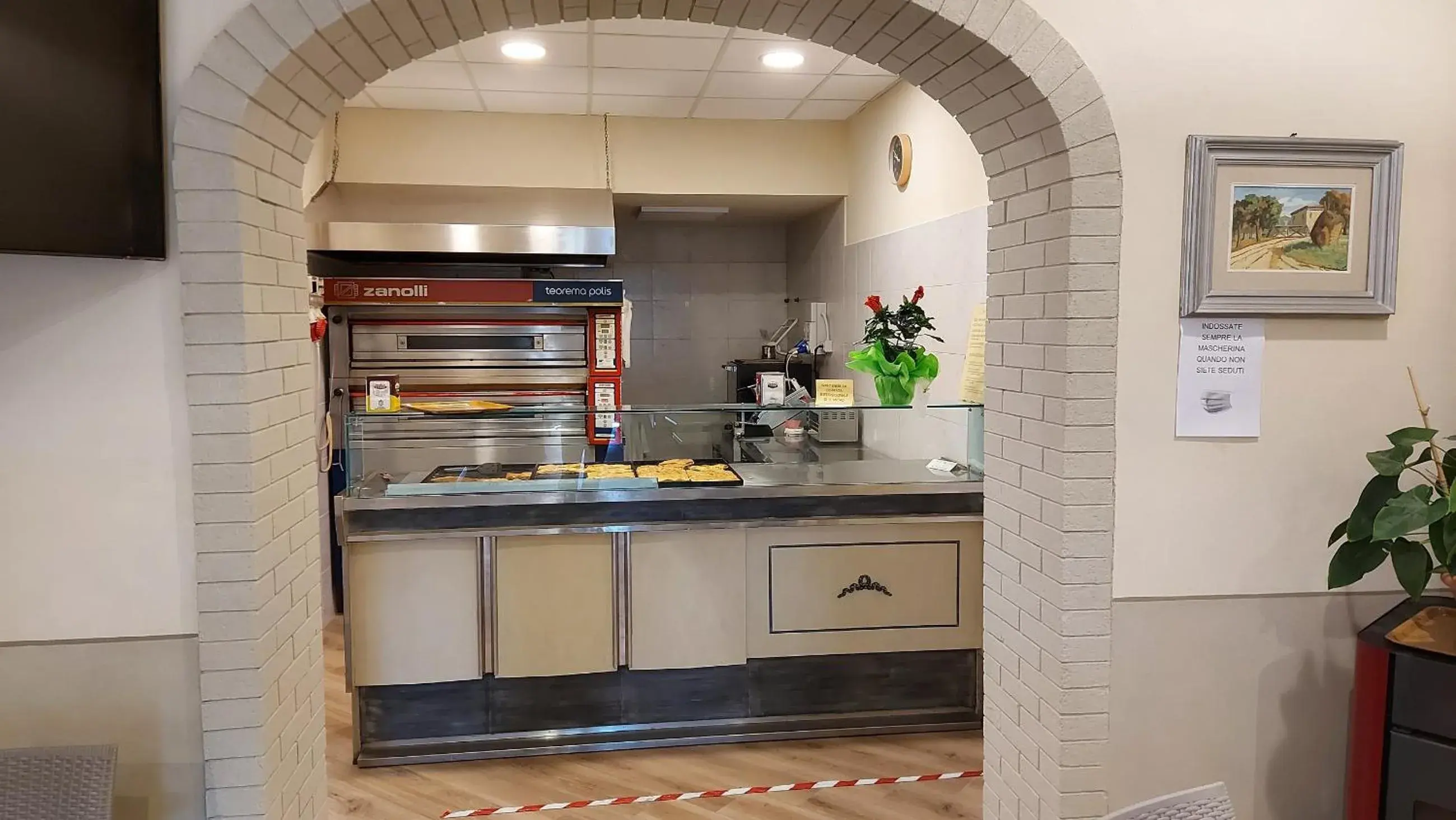 Restaurant/places to eat, Kitchen/Kitchenette in Amelia Hotel