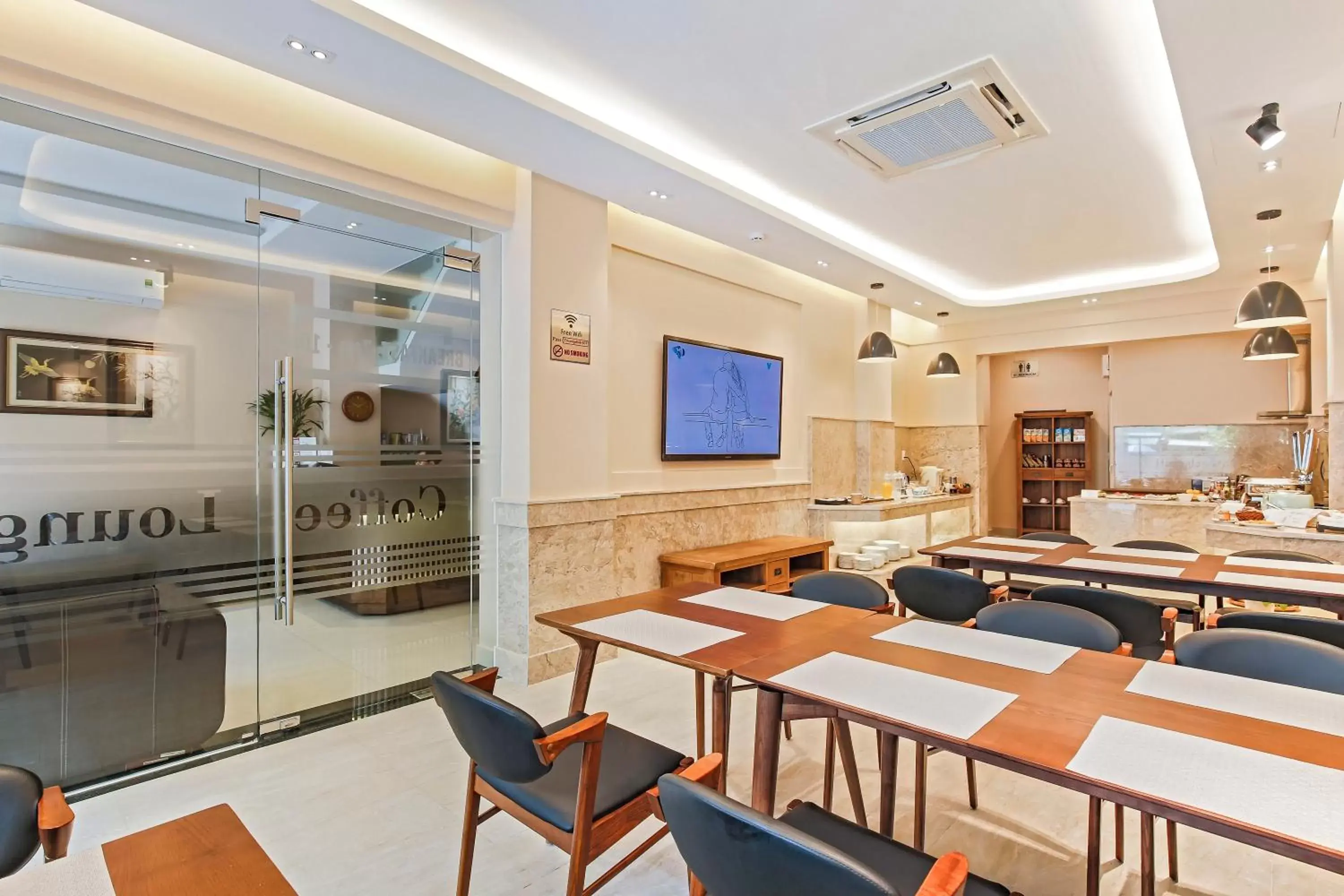 Restaurant/places to eat in Hoang Lan Hotel Restaurant/places to eat in Hoang Lan Hotel