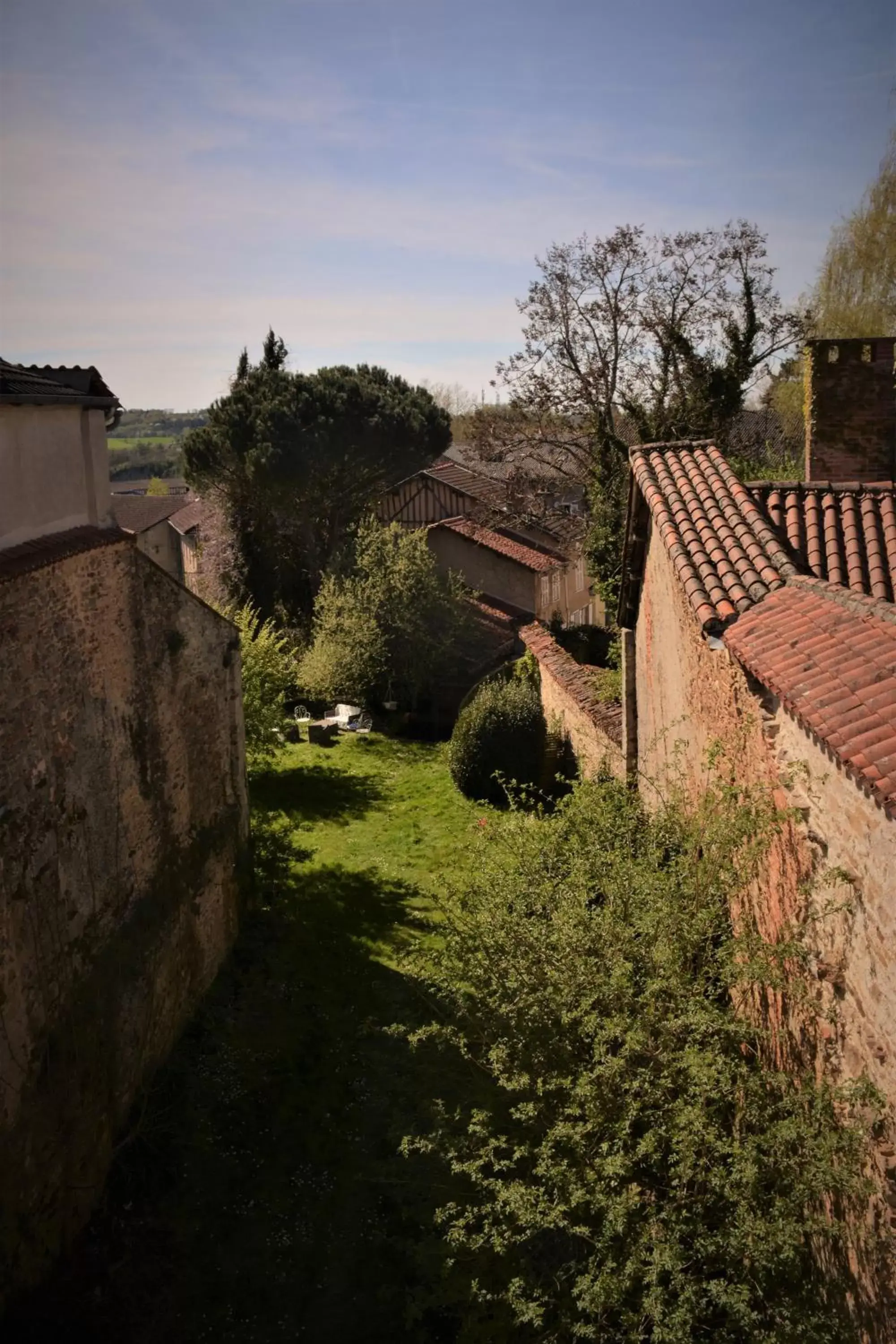 Garden, Property Building in Le Jardin des Lys