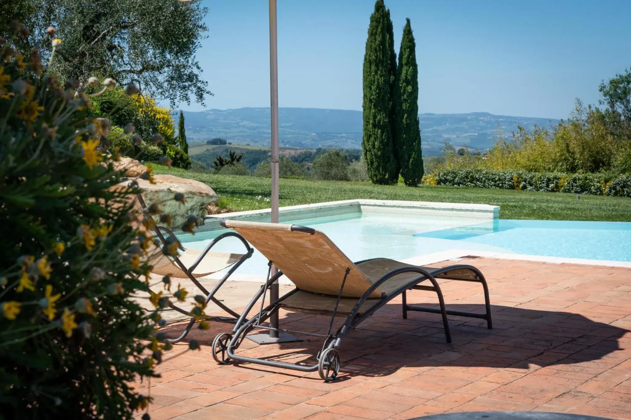 Natural landscape, Swimming Pool in Hotel Borgo Di Cortefreda