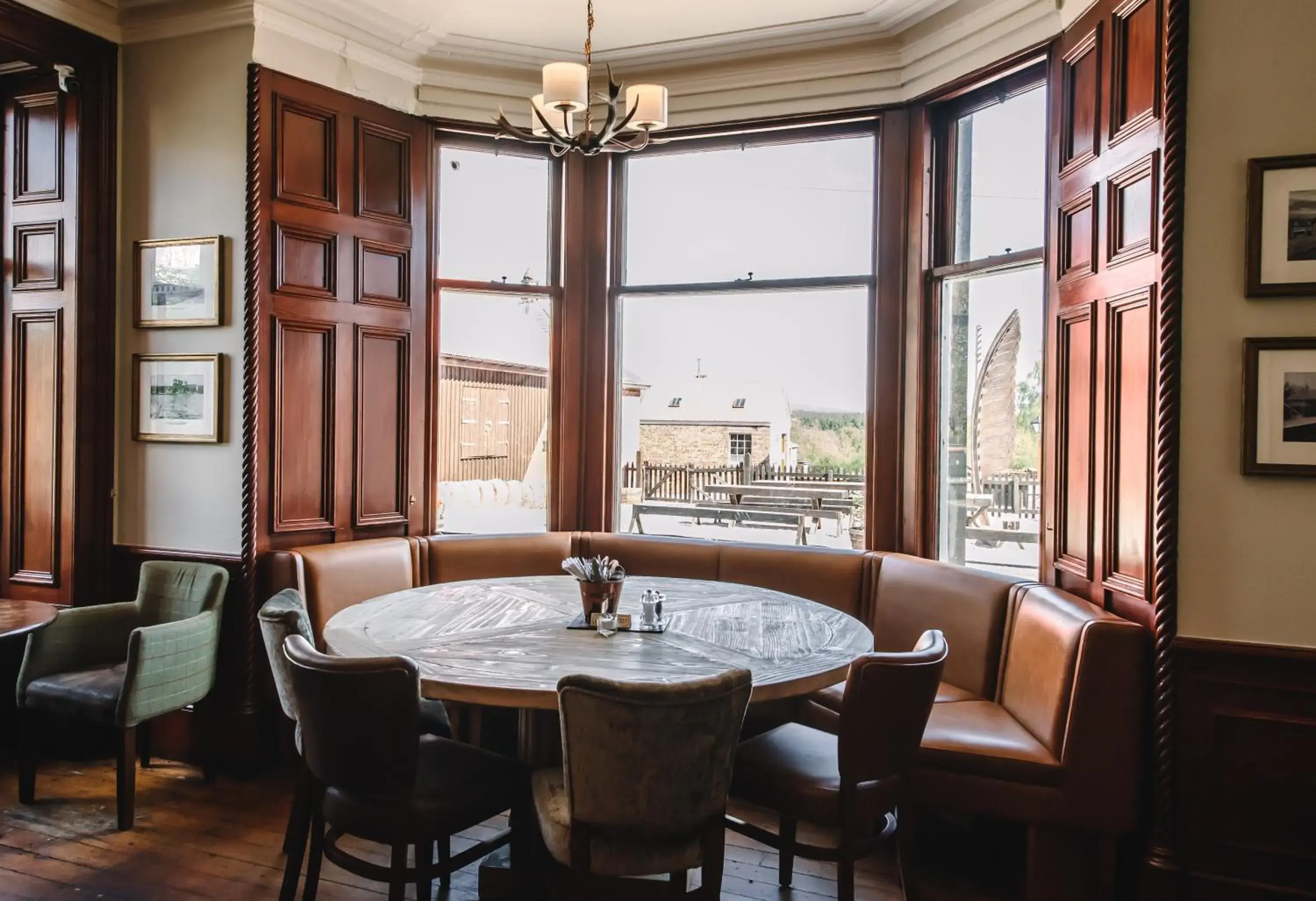 Lounge or bar, Dining Area in Boat Country Inn and Restaurant