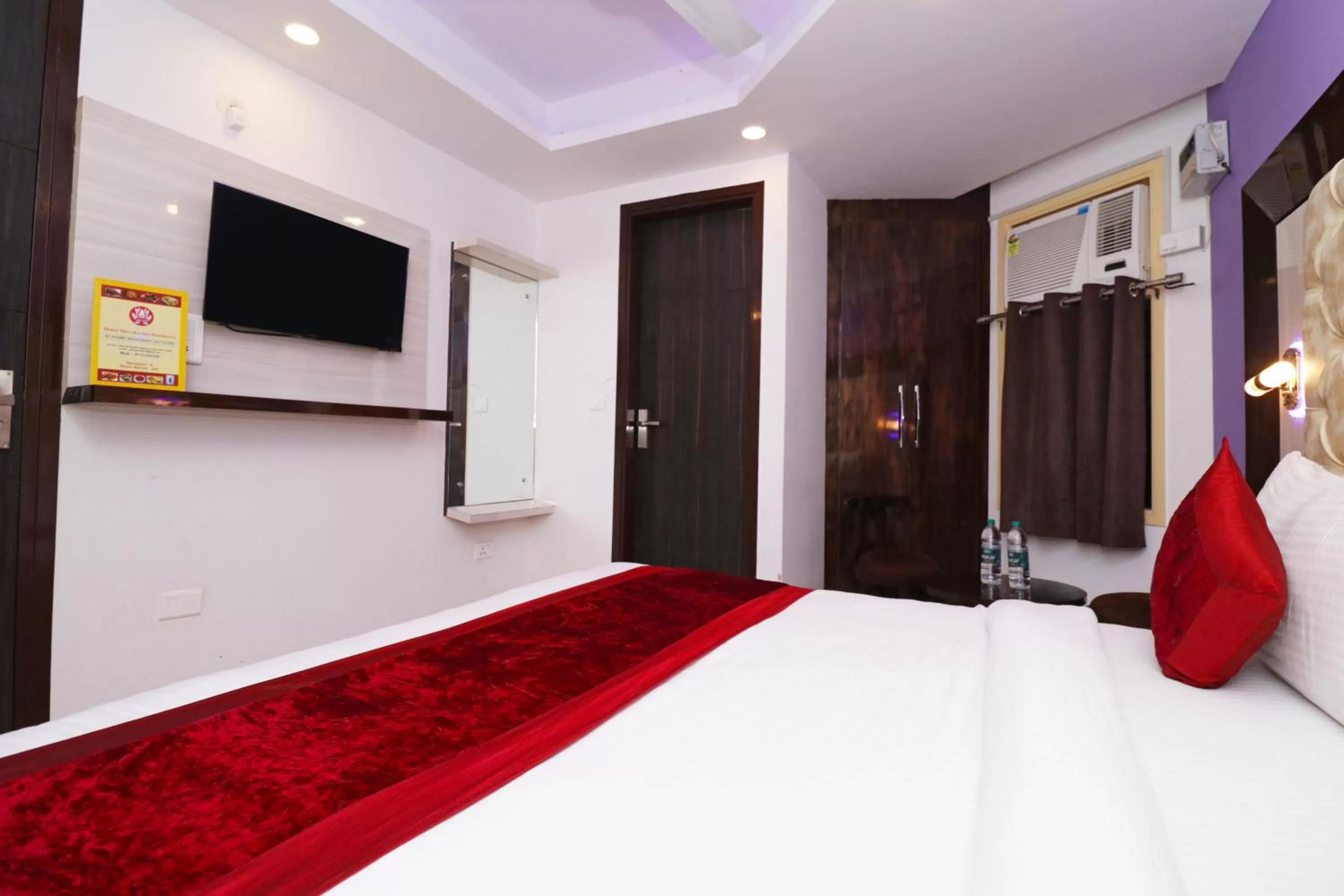 Photo of the whole room, Bed in Airport Hotel Shivaka Inn