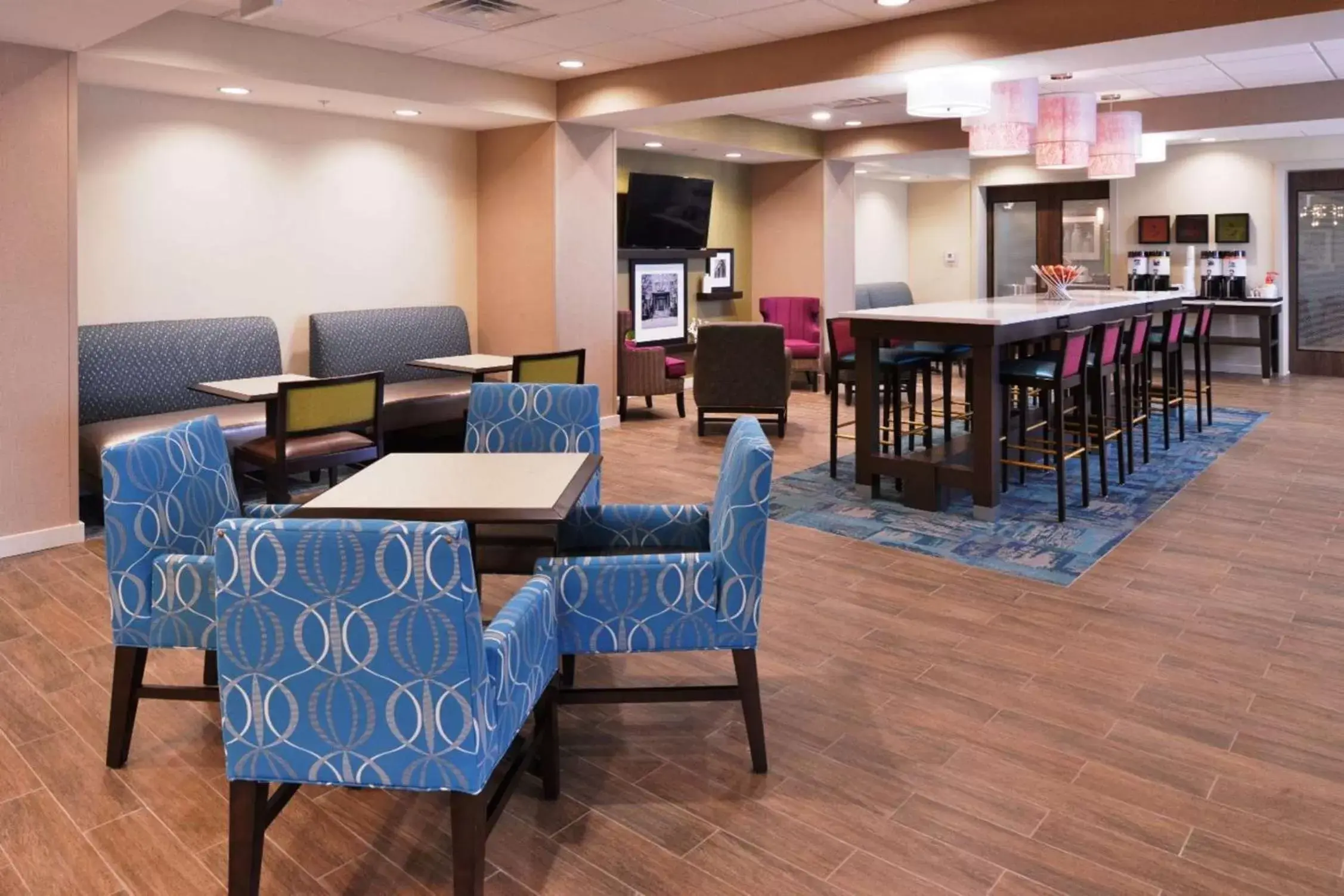 Dining area, Lounge/Bar in Hampton Inn Leavenworth