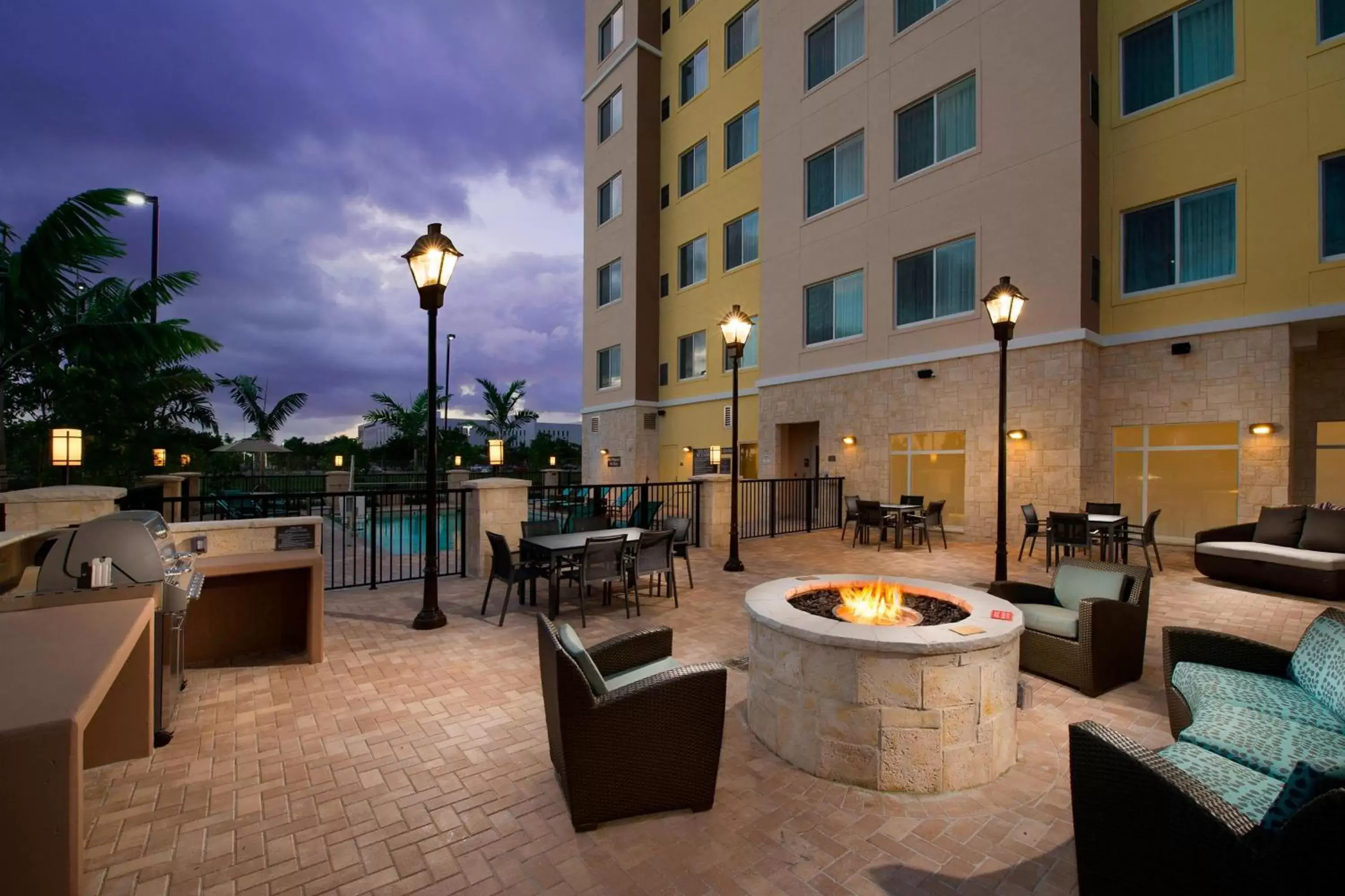 Property building in Residence Inn by Marriott Miami Airport West/Doral