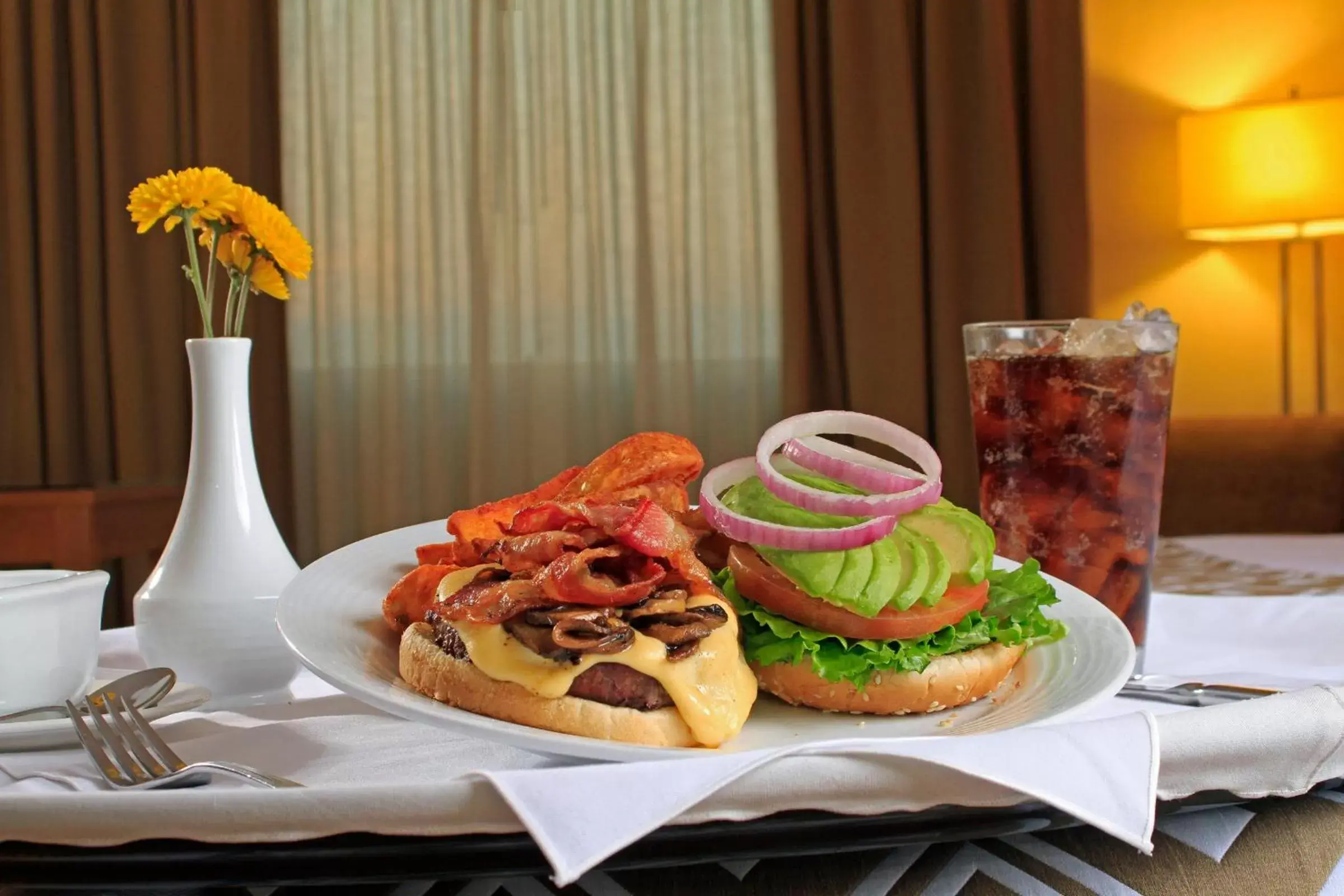 Restaurant/places to eat in Crowne Plaza Monterrey Aeropuerto, an IHG Hotel
