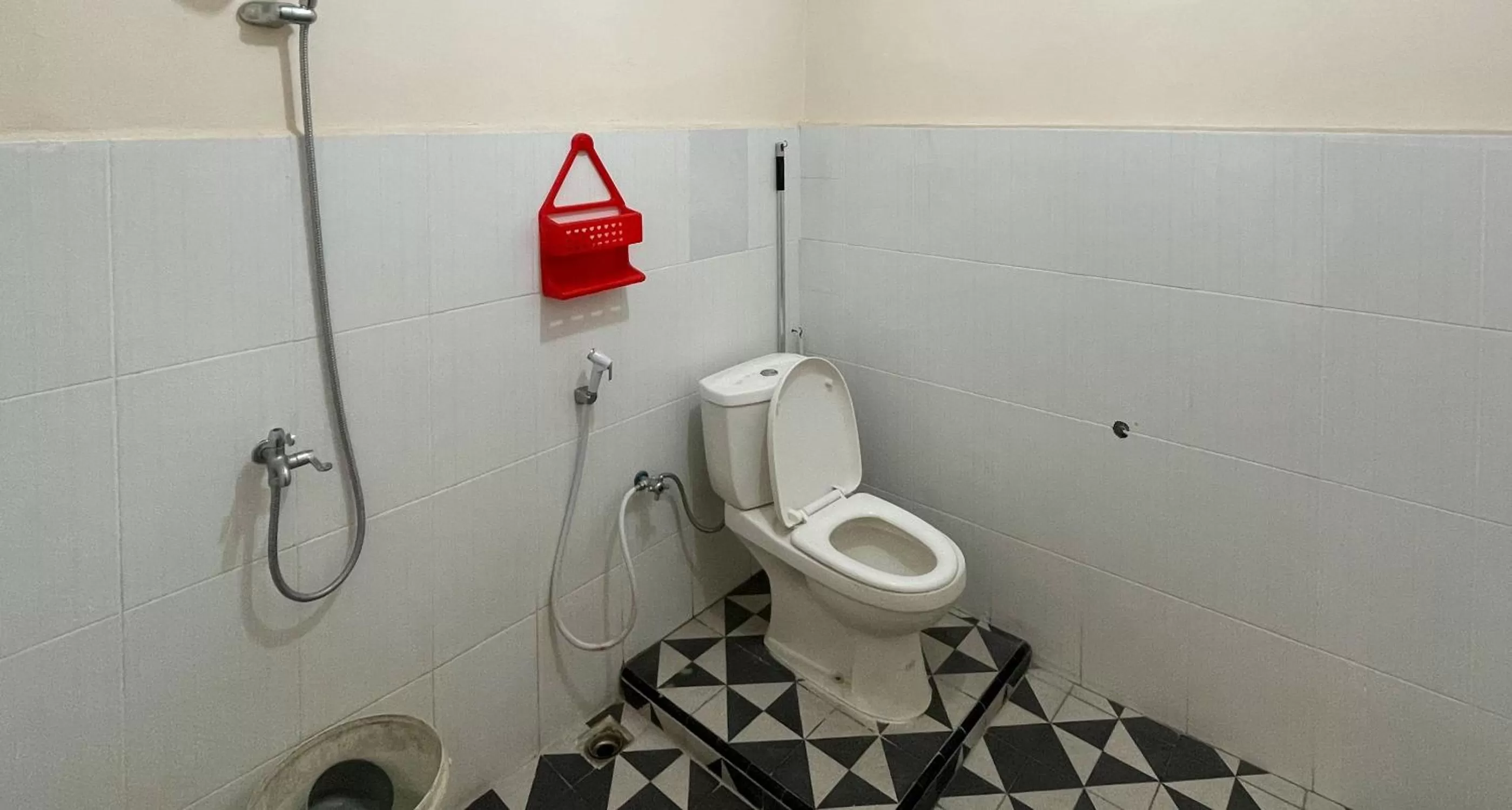 Bathroom in Valencia Homestay Redpartner