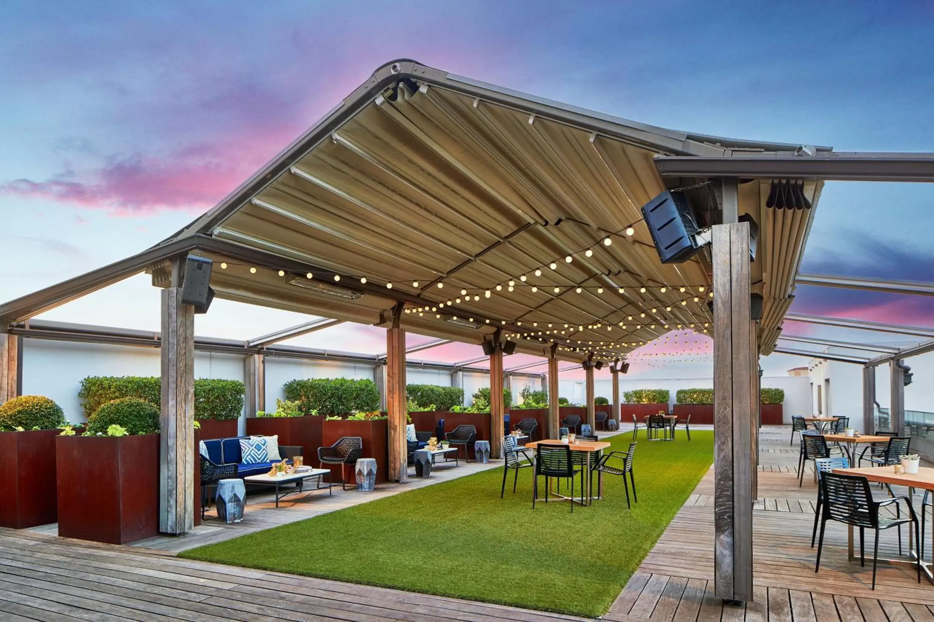 Meeting/conference room, Restaurant/Places to Eat in Renaissance Dallas Hotel