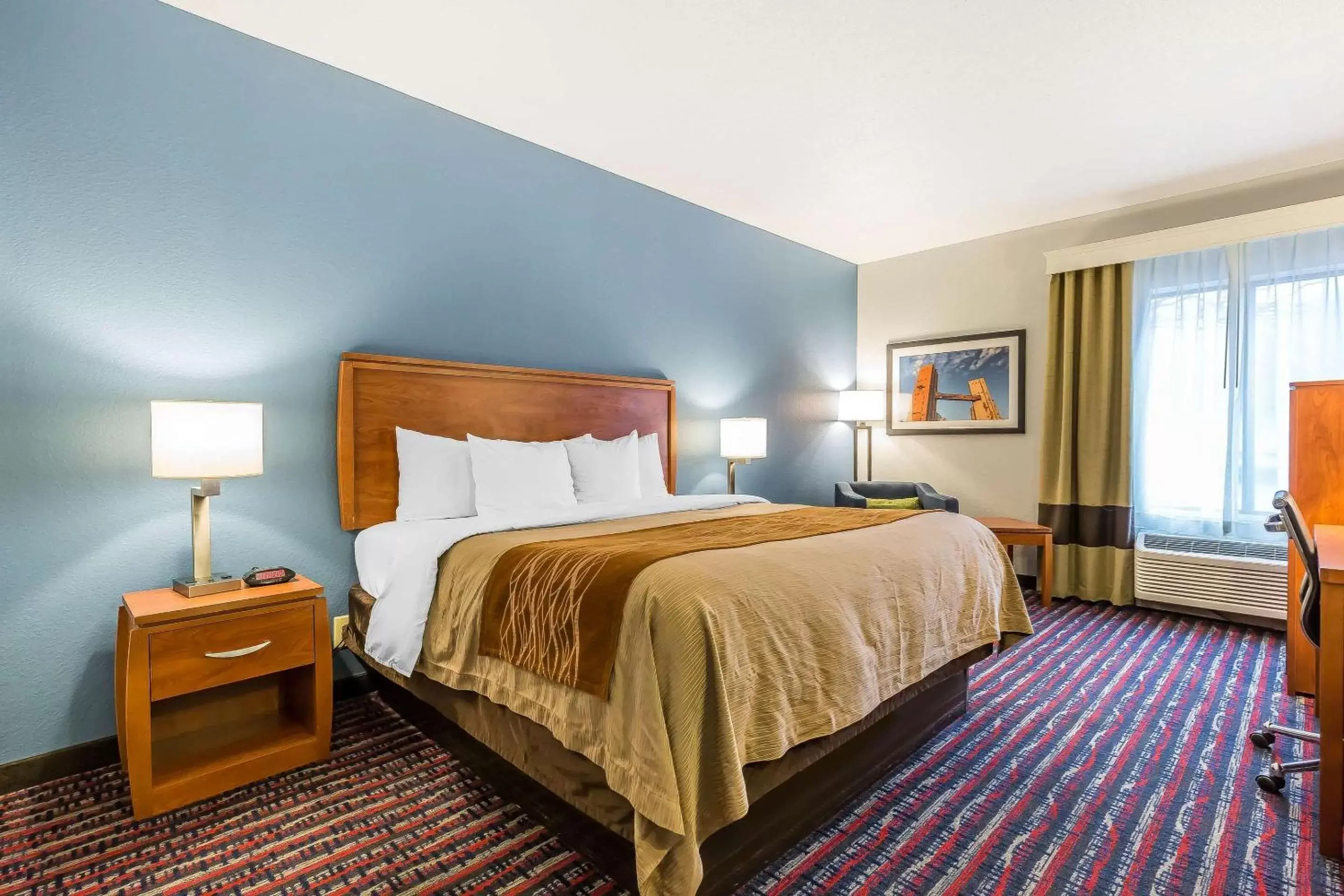 Photo of the whole room, Bed in Comfort Inn Alton near I-255