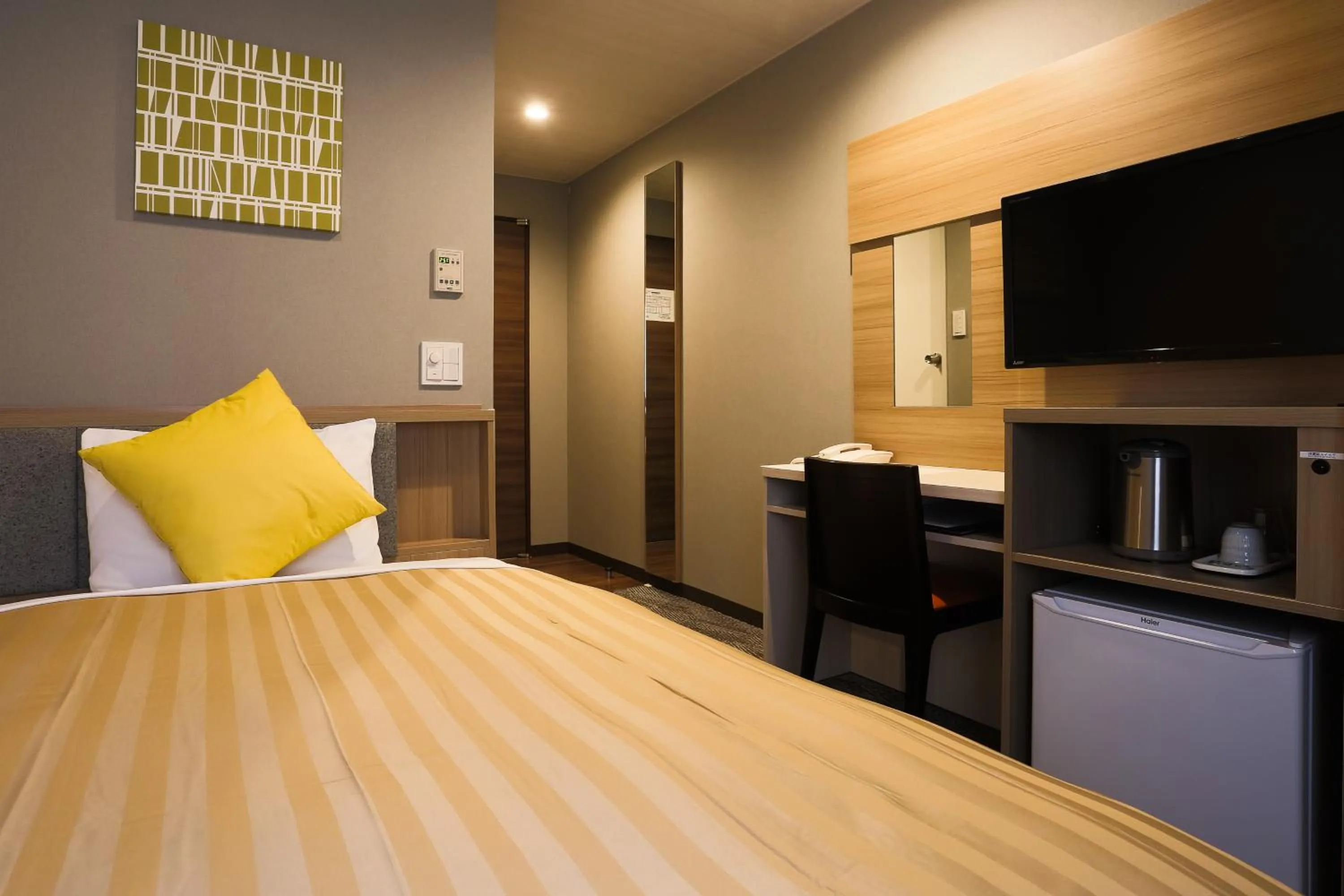 Photo of the whole room, Bed in Sun Royal Kawasaki