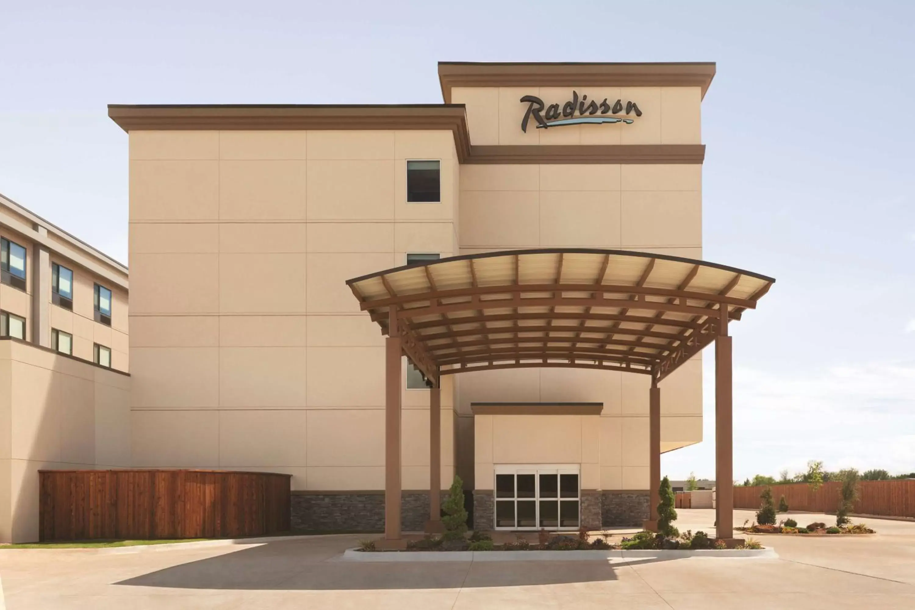 Property Building in Radisson Hotel Oklahoma City Airport