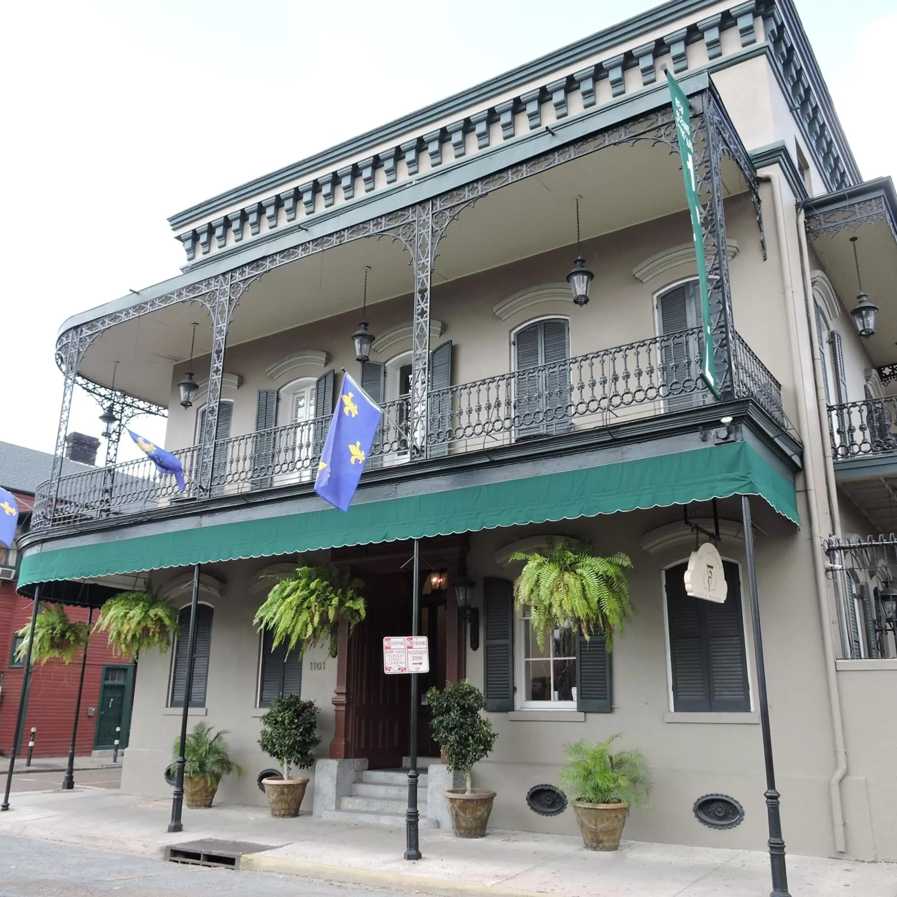 Facade/entrance, Property Building in French Quarter Courtyard Hotel and Suites