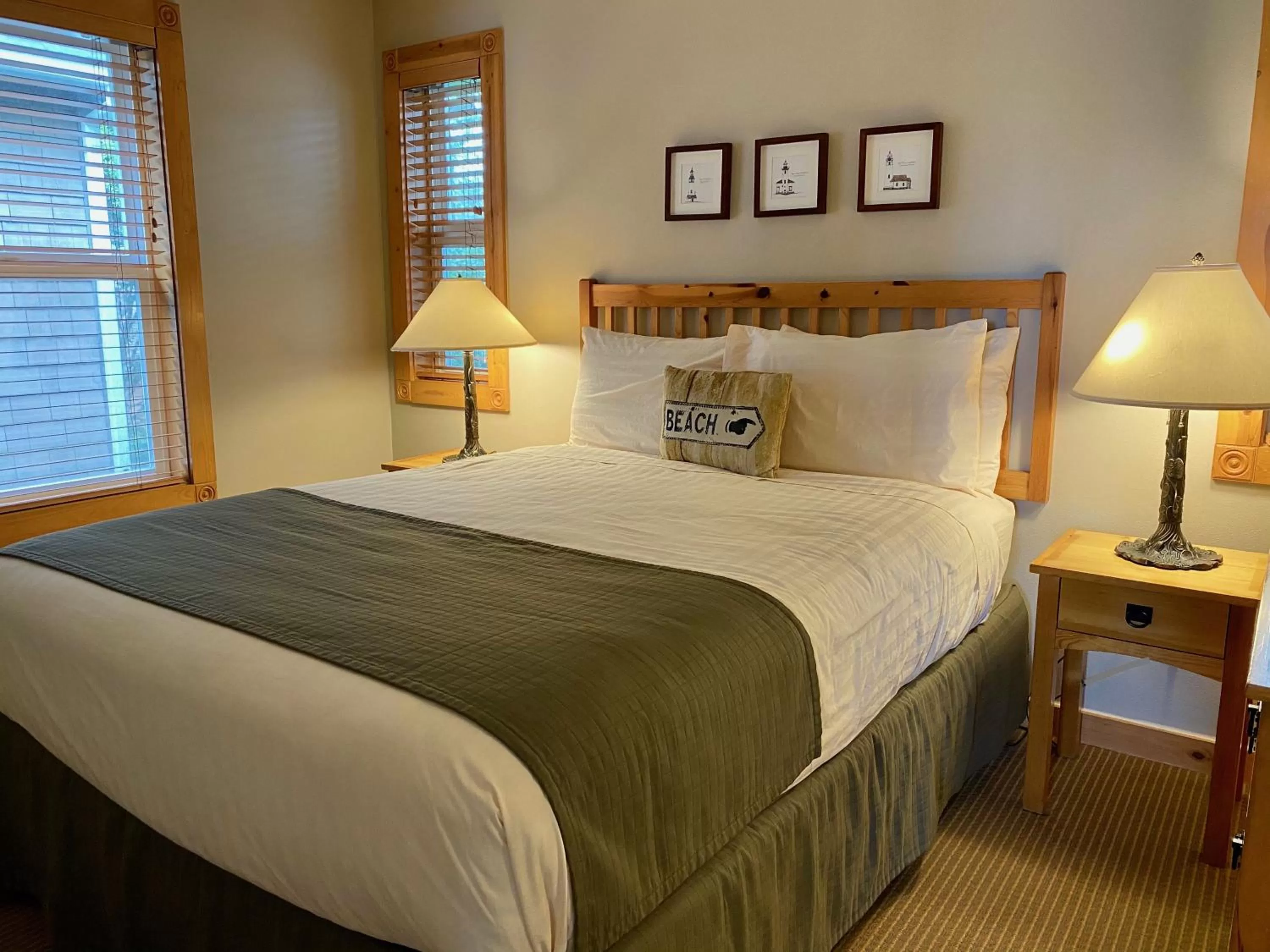 Bedroom, Bed in Lighthouse Inn