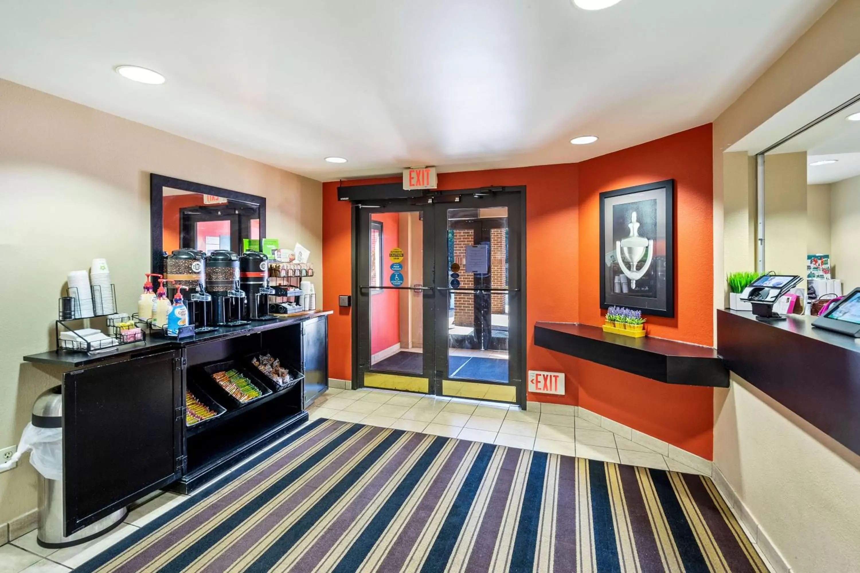 Food and drinks in Extended Stay America Suites - Washington, DC - Springfield