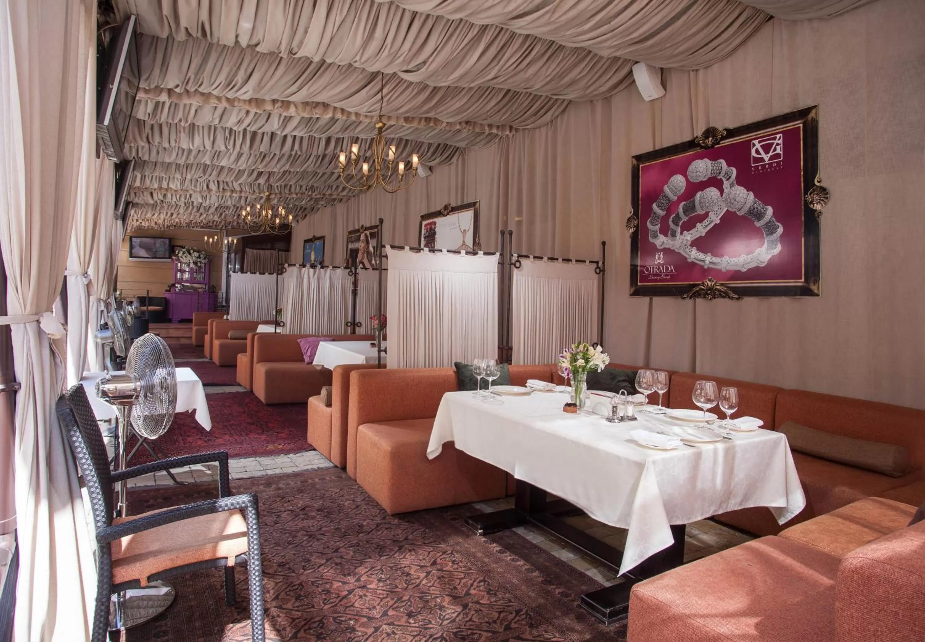 Restaurant/places to eat in Hotel Otrada