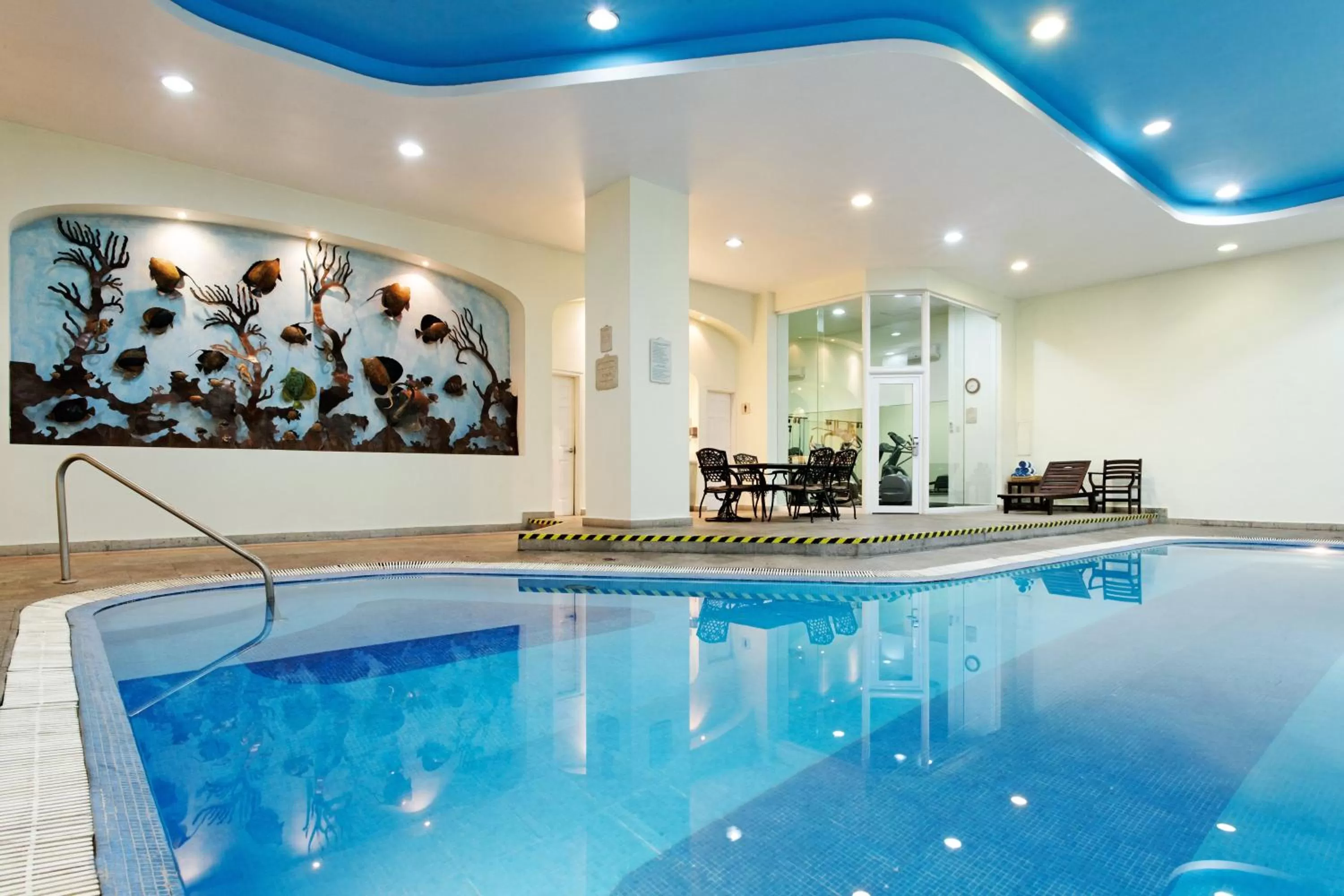 Swimming pool in Ramada by Wyndham Ciudad de Mexico Perinorte