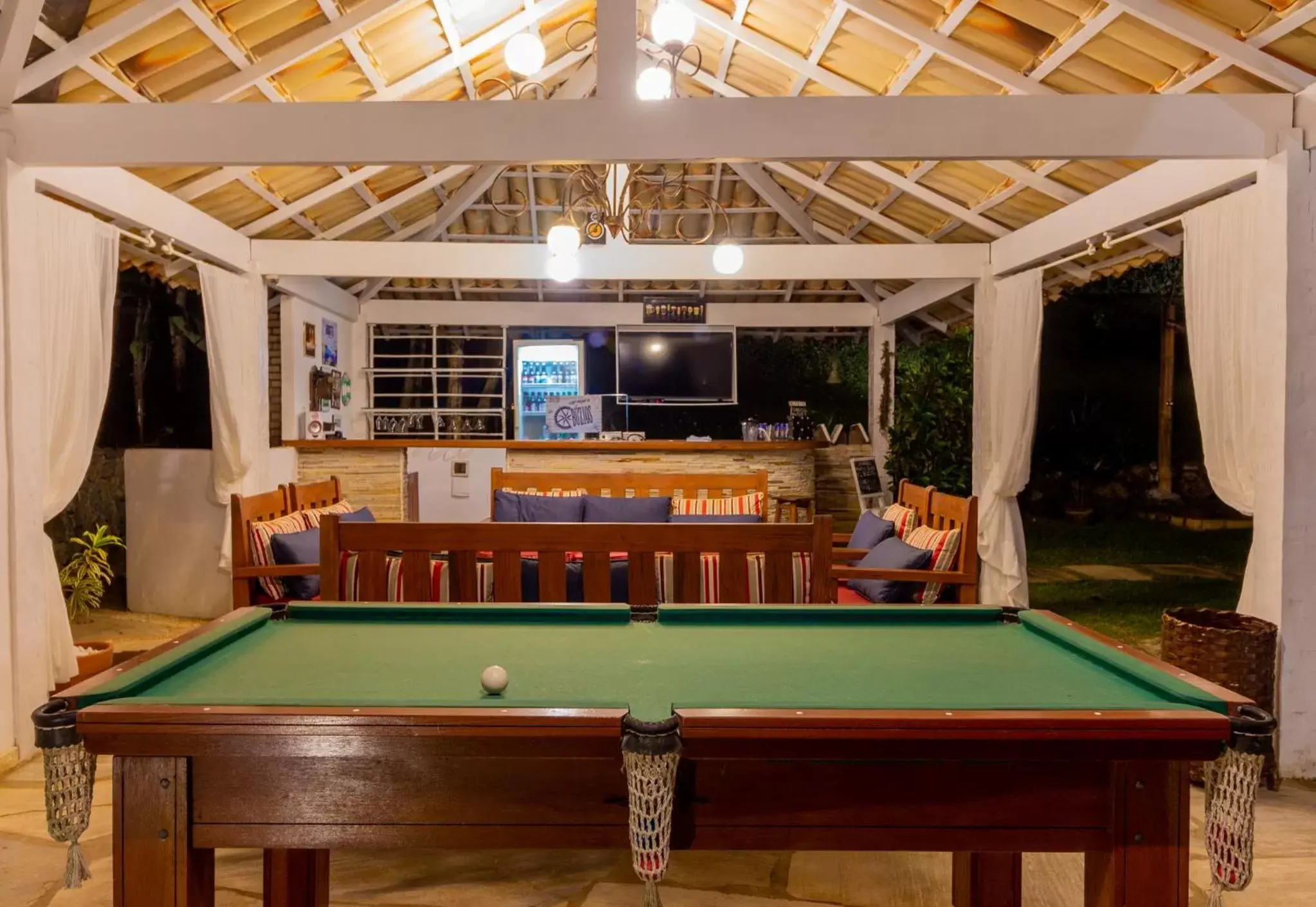 Lounge or bar, Billiards in Pousada Bucaneiro