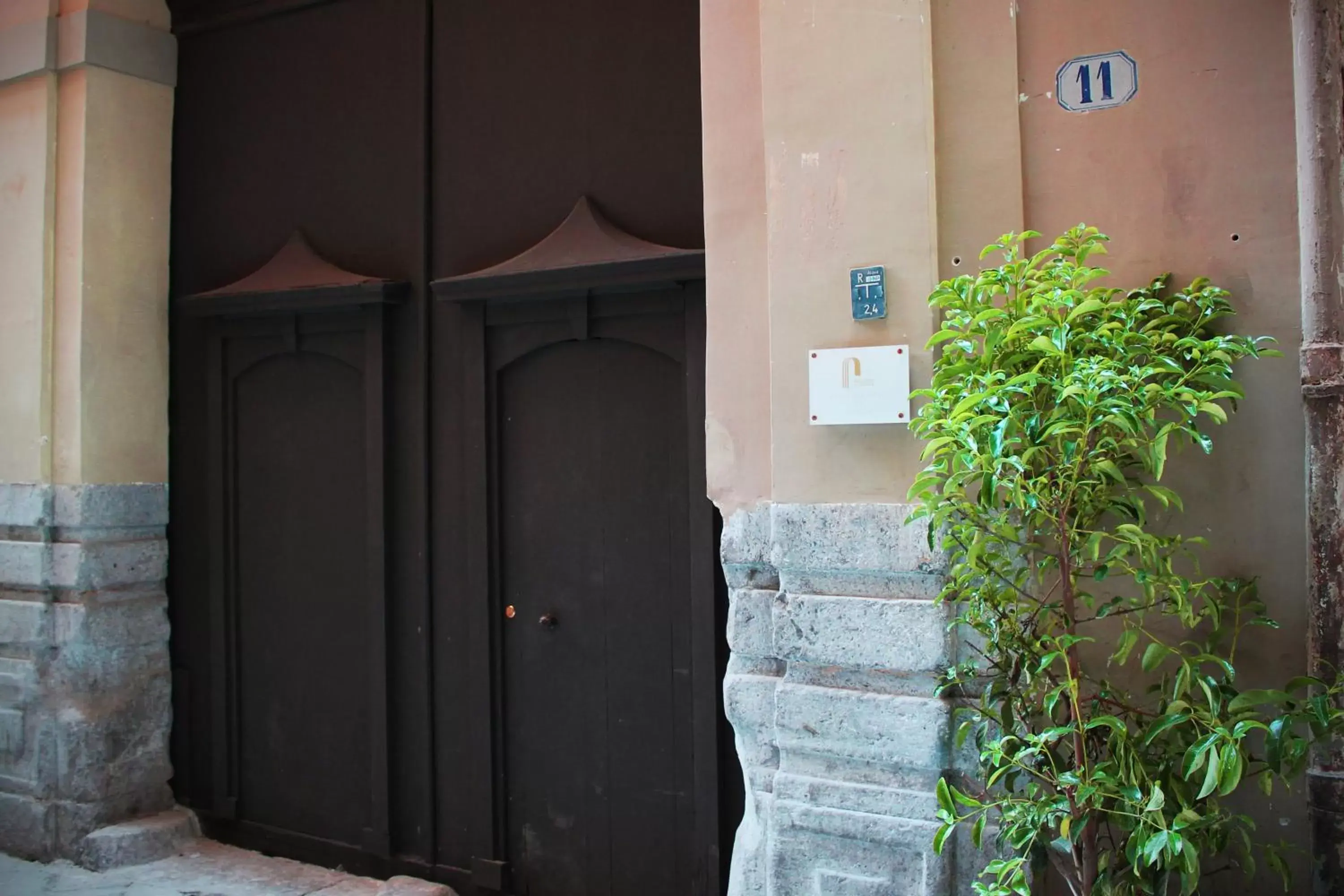 Facade/entrance in Palazzo delle Logge