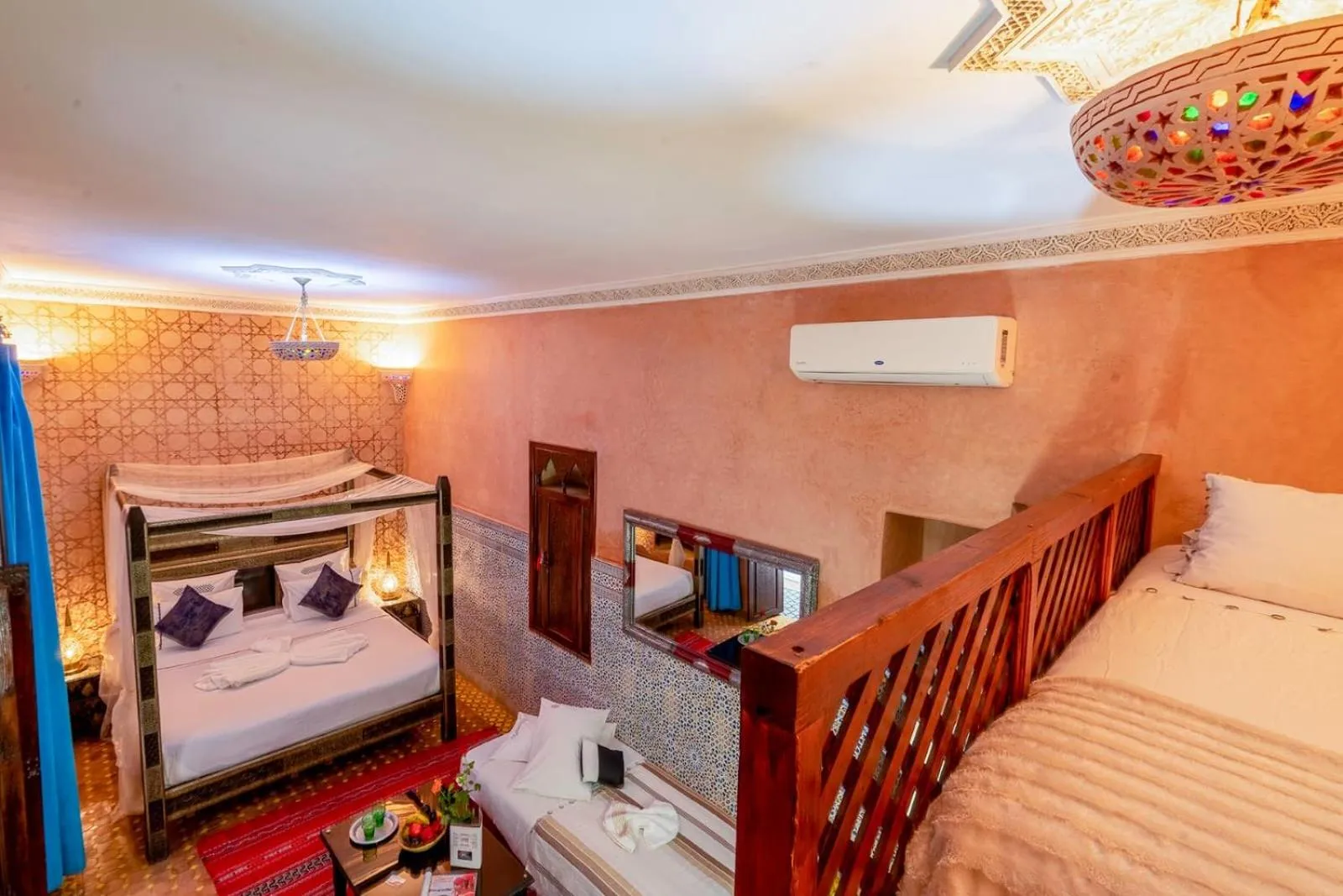 Bed in Riad Rêves D'orient & Spa