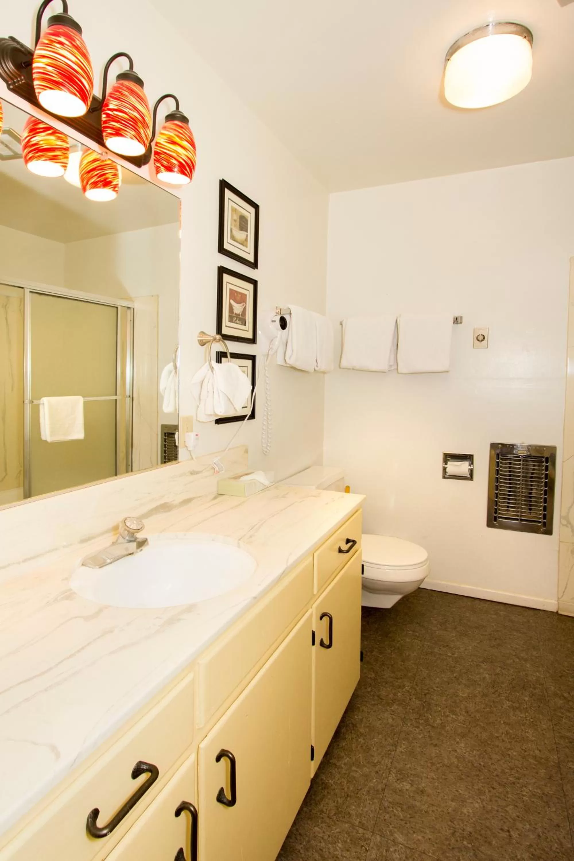 Bathroom, Bed in Holiday Haus